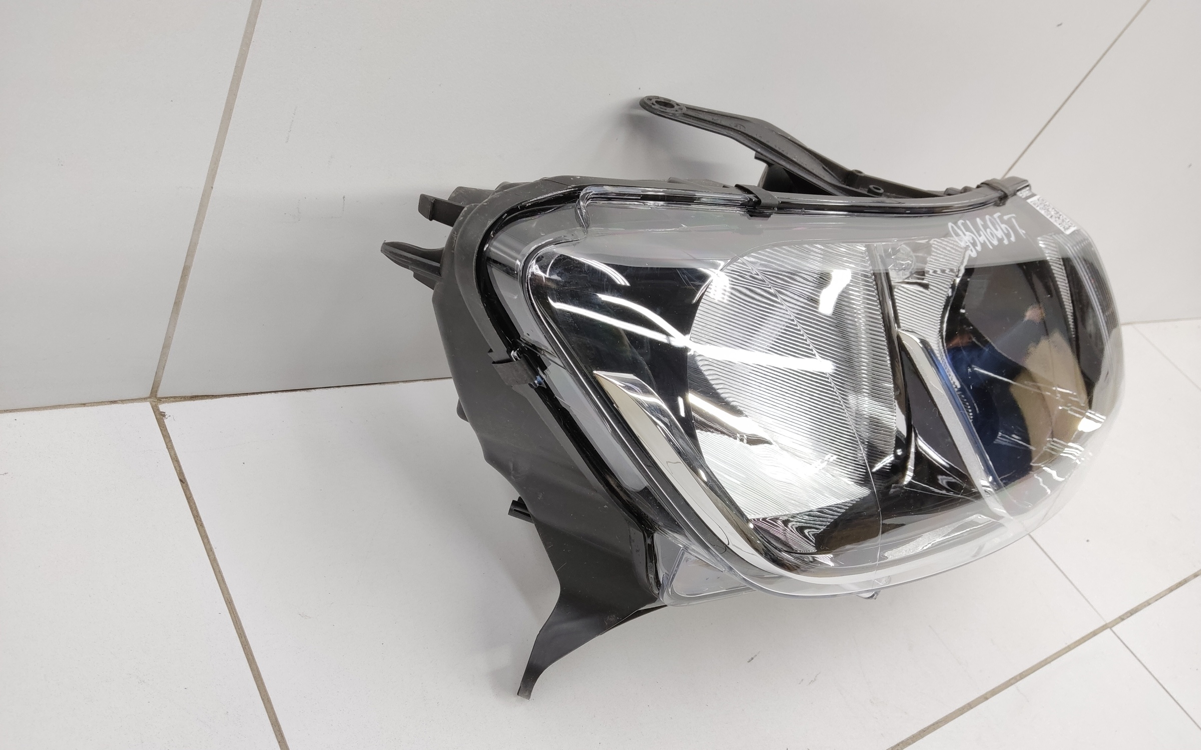 Фара передняя правая Renault Logan 2