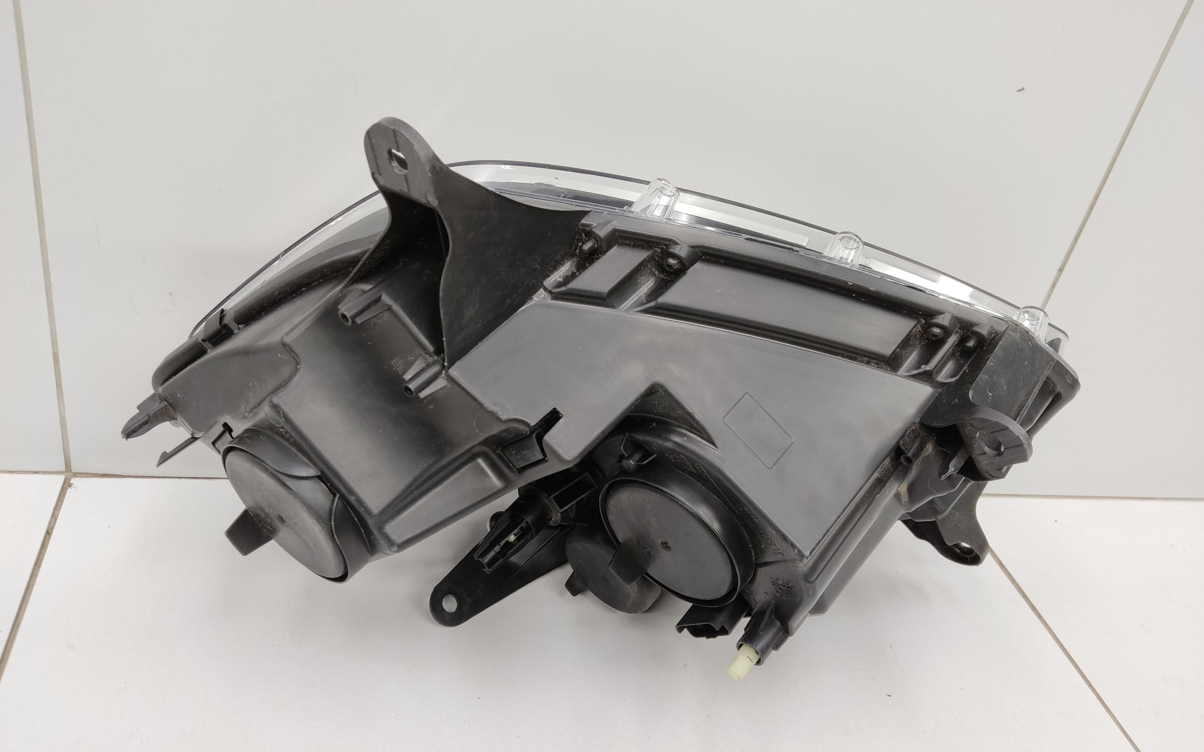 Фара передняя правая Renault Logan 2