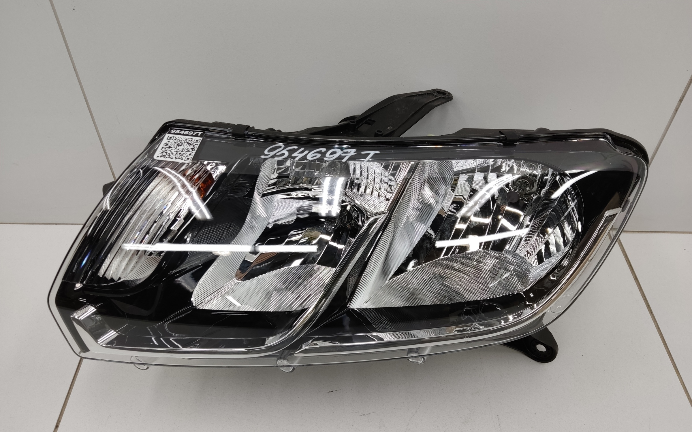 Фара передняя левая Renault Logan 2