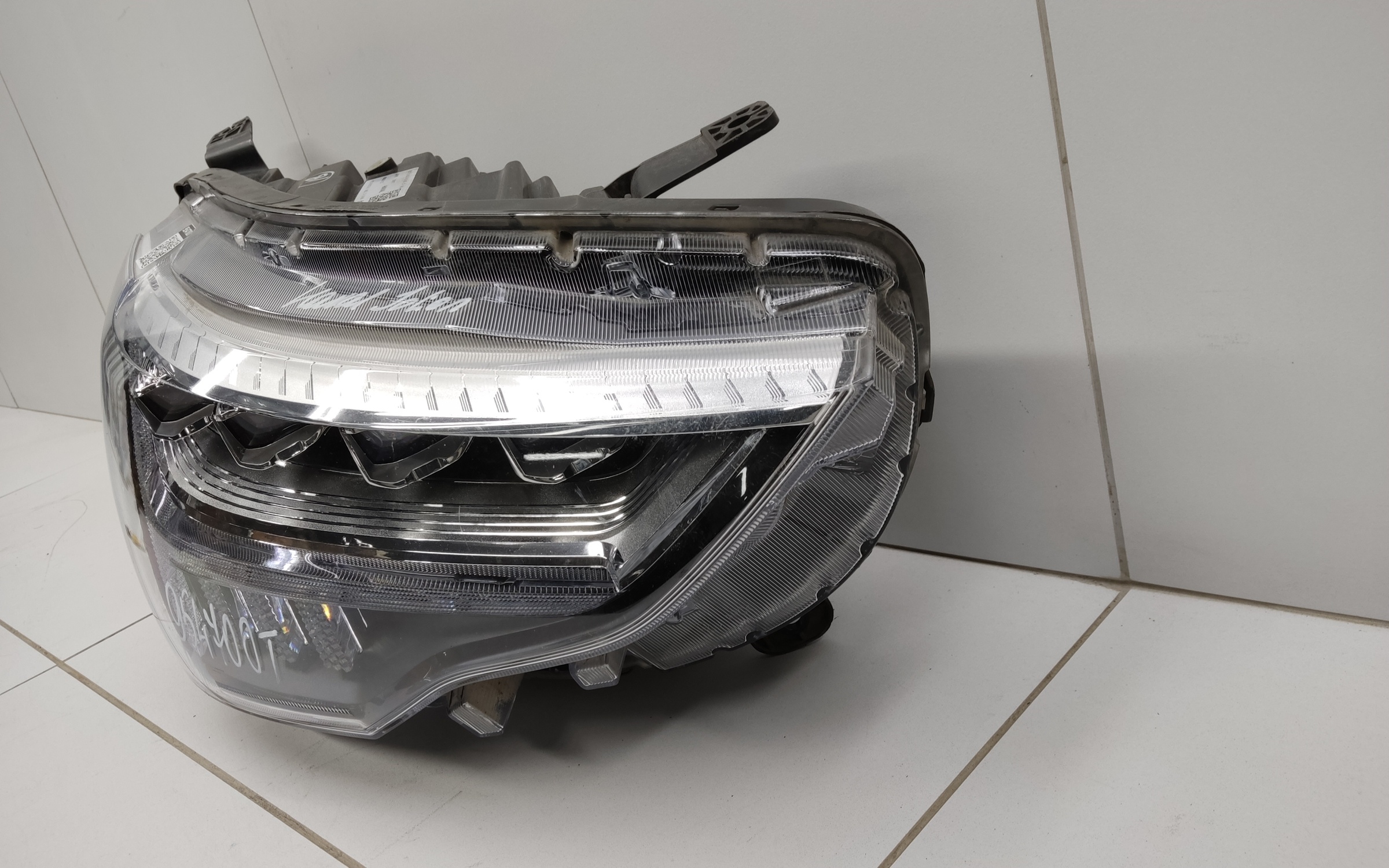 Фара передняя правая Haval Jolion LED