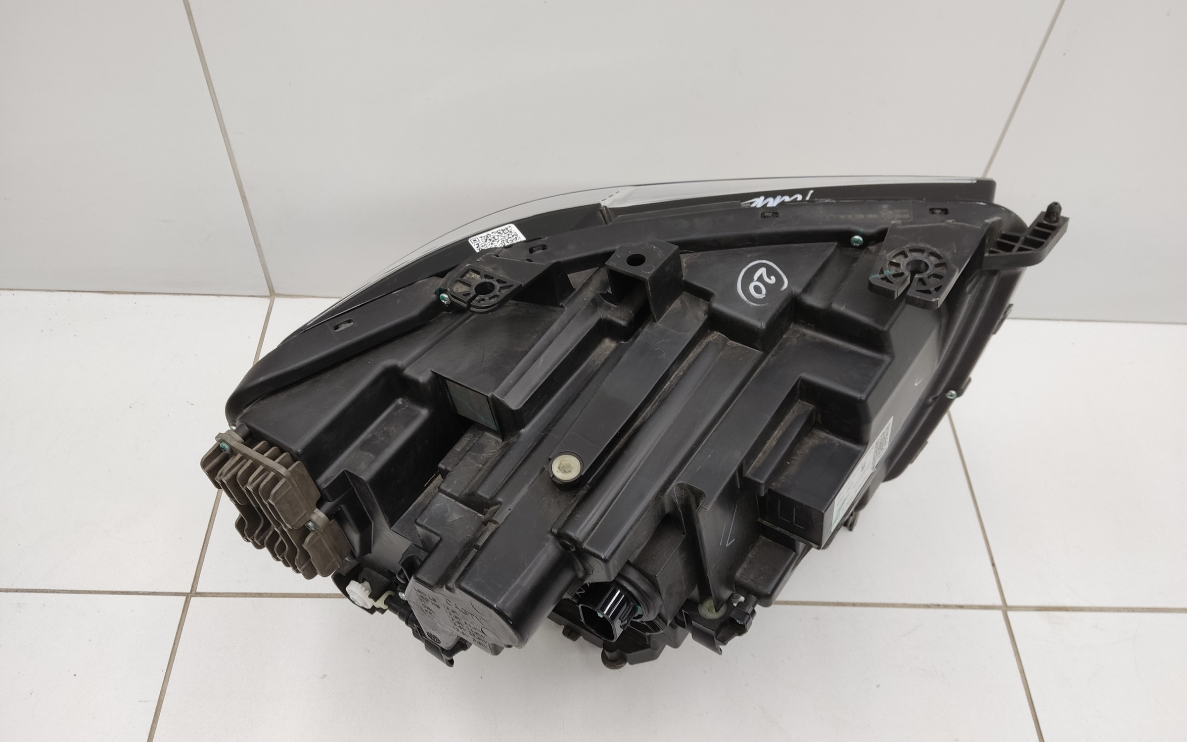 Фара передняя левая Tank 500 LED