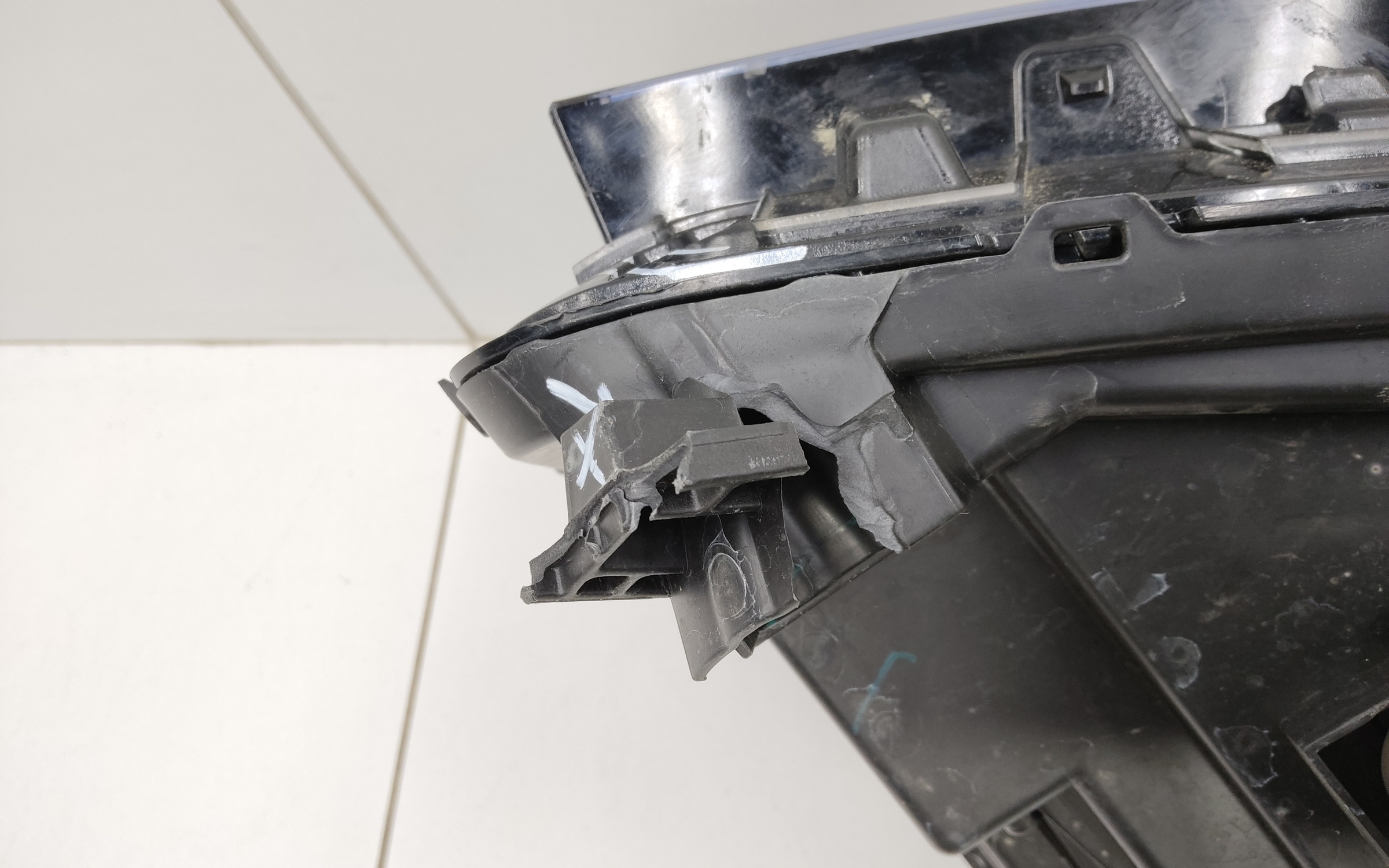 Фара передняя левая Tank 500 LED