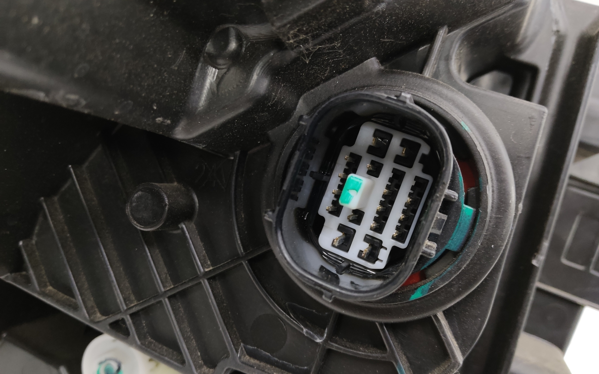 Фара передняя левая Tank 500 LED