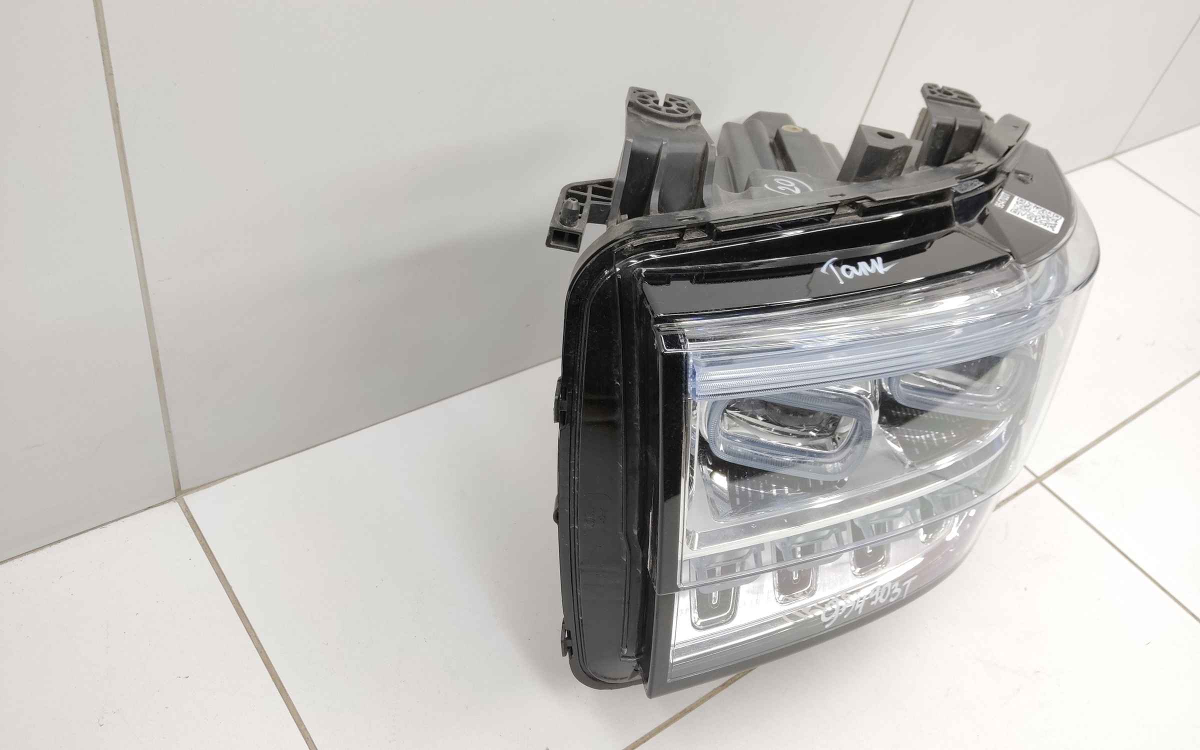 Фара передняя левая Tank 500 LED