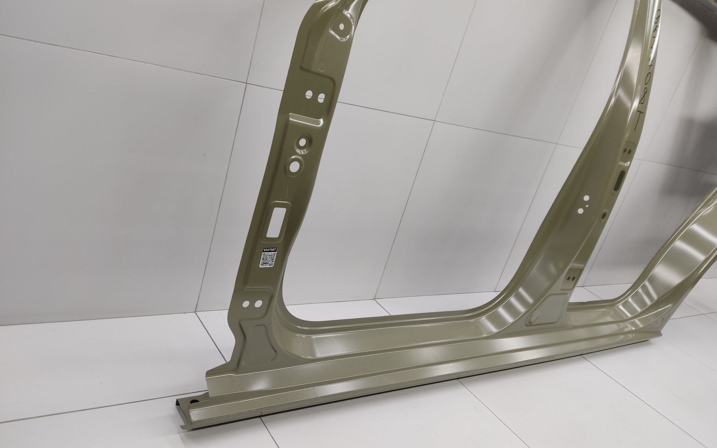 Панель кузова боковая левая Haval Jolion