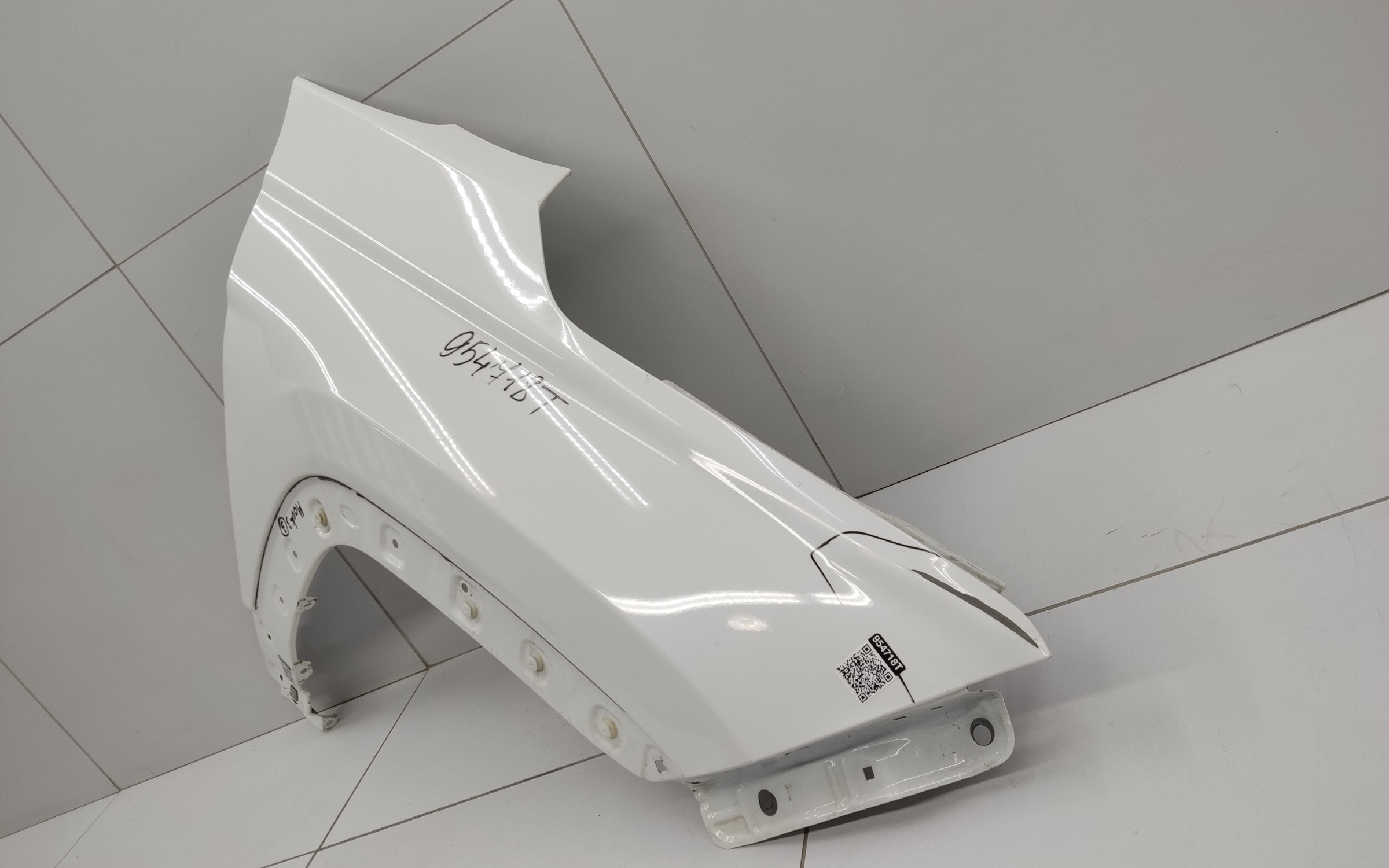 Крыло переднее правое Москвич 3