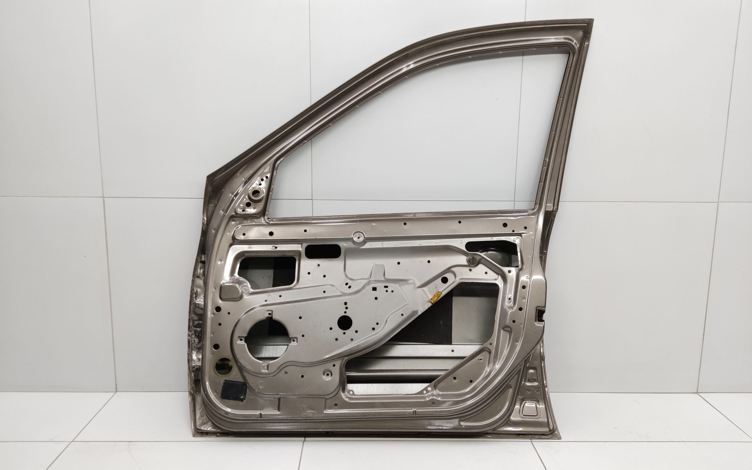 Дверь передняя правая Lada Granta 1