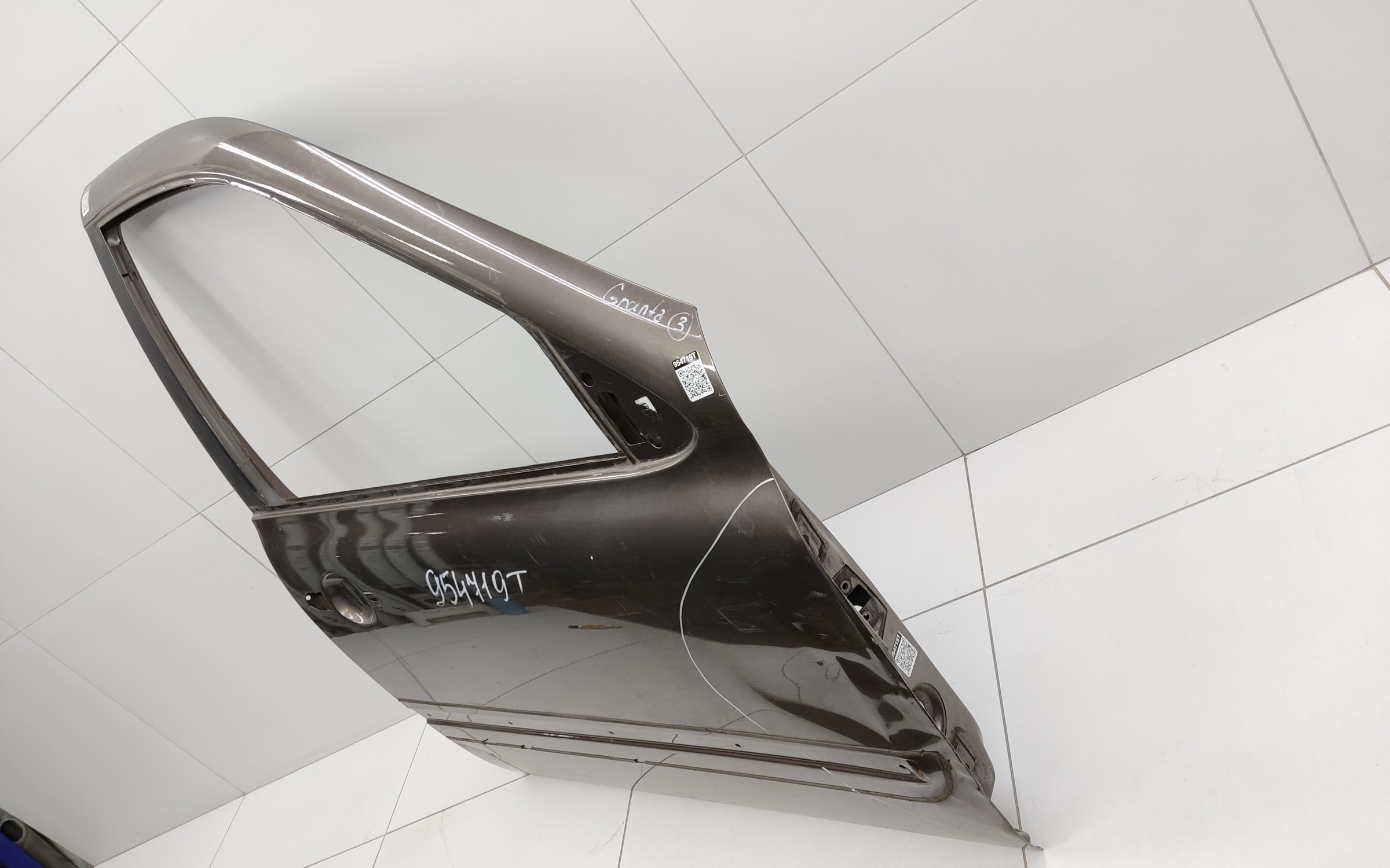 Дверь передняя правая Lada Granta 1