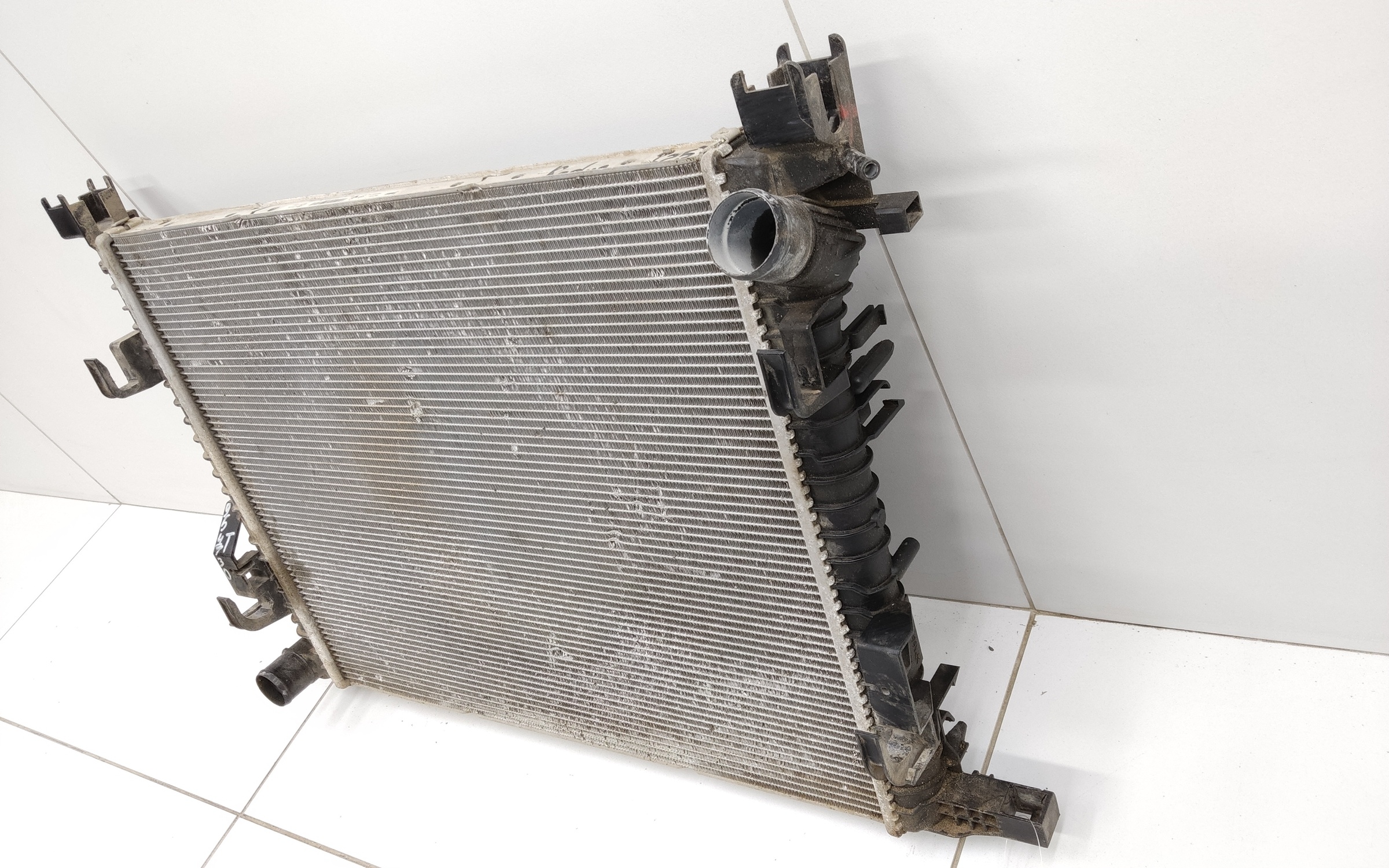 Радиатор охлаждения двигателя Renault Arkana