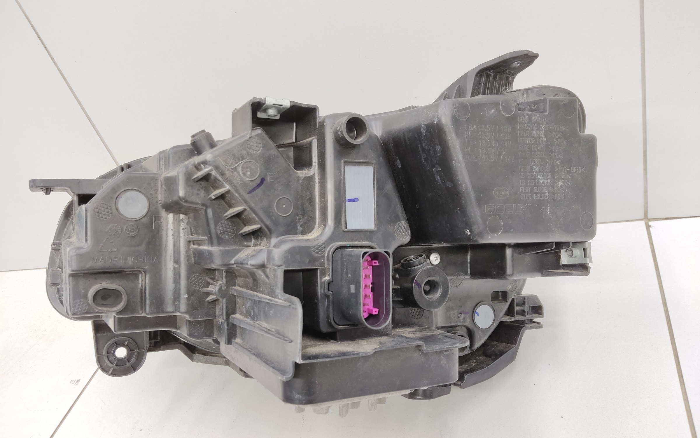 Фара передняя правая Belgee X70 LED 13 контактов