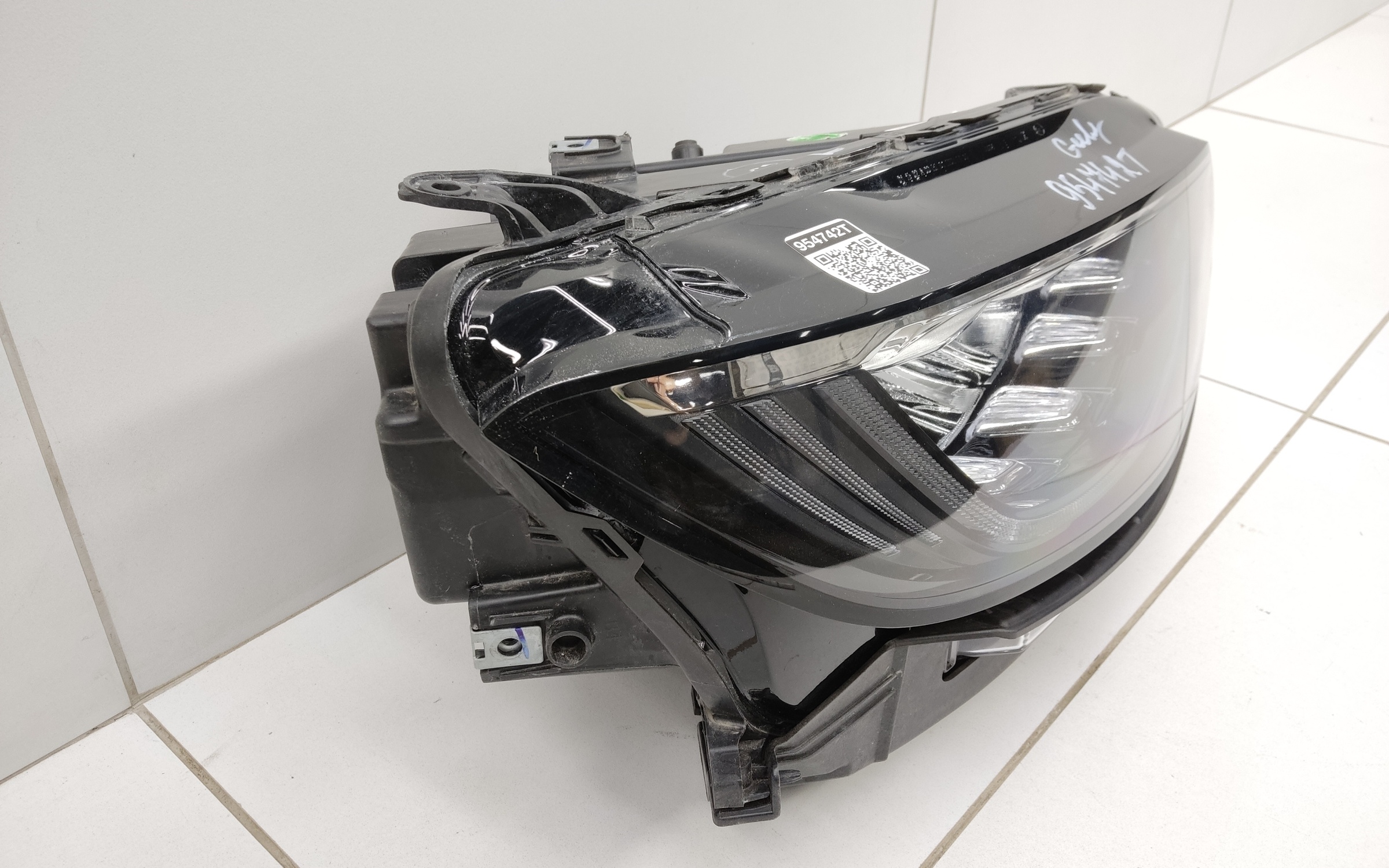 Фара передняя правая Belgee X70 LED 13 контактов