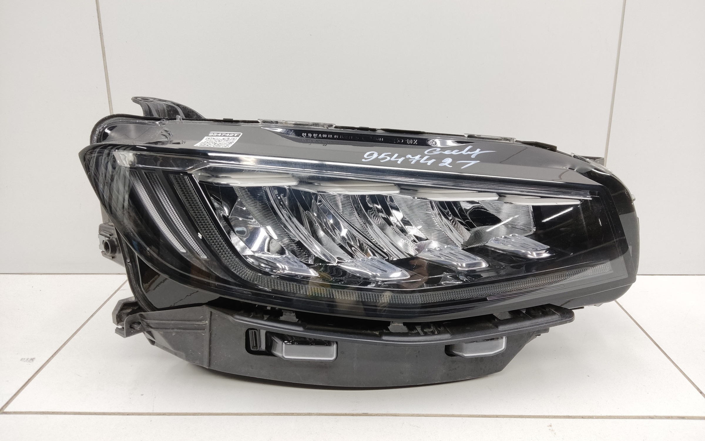 Фара передняя правая Belgee X70 LED 13 контактов