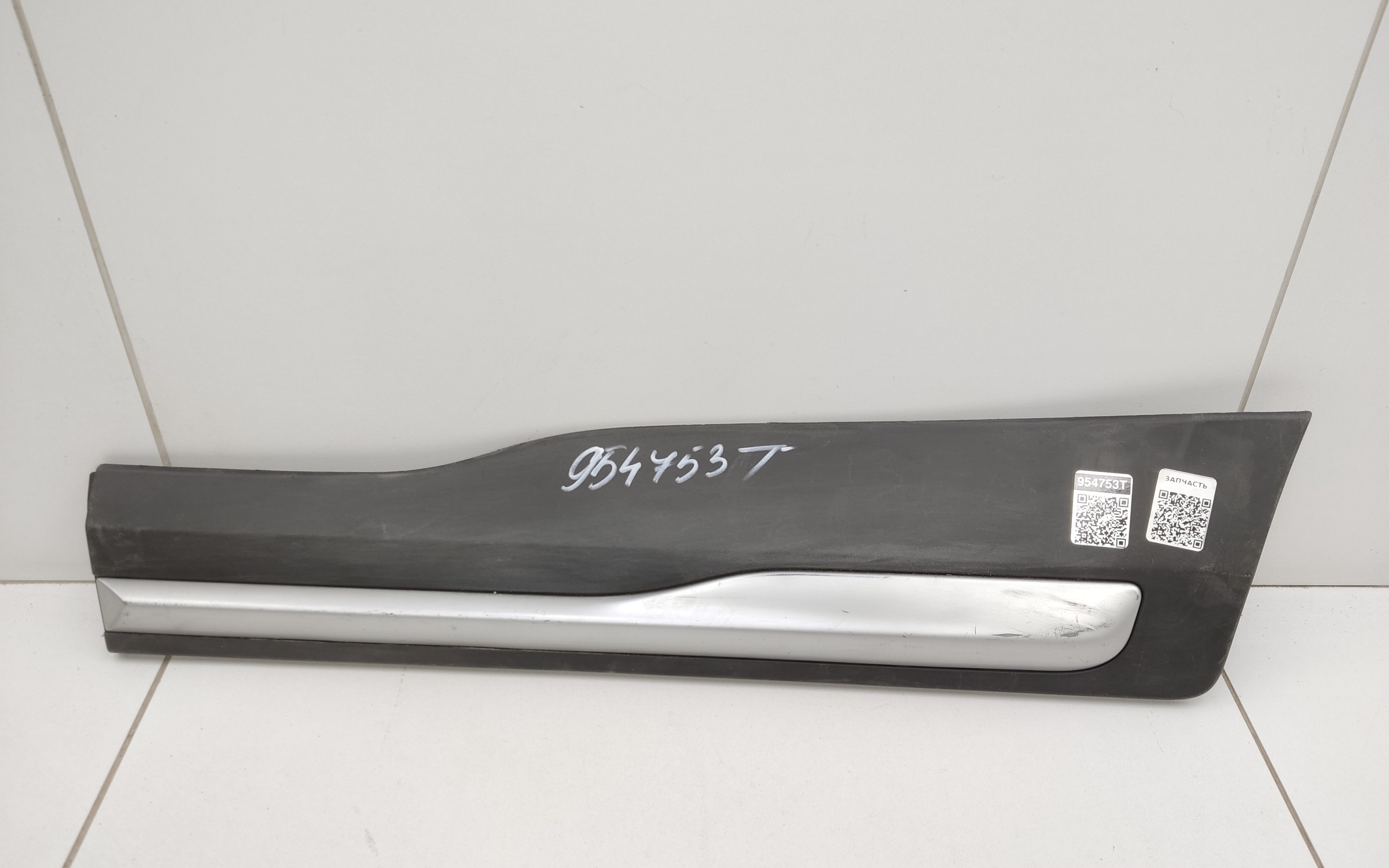 Накладка двери задней левой Geely Atlas