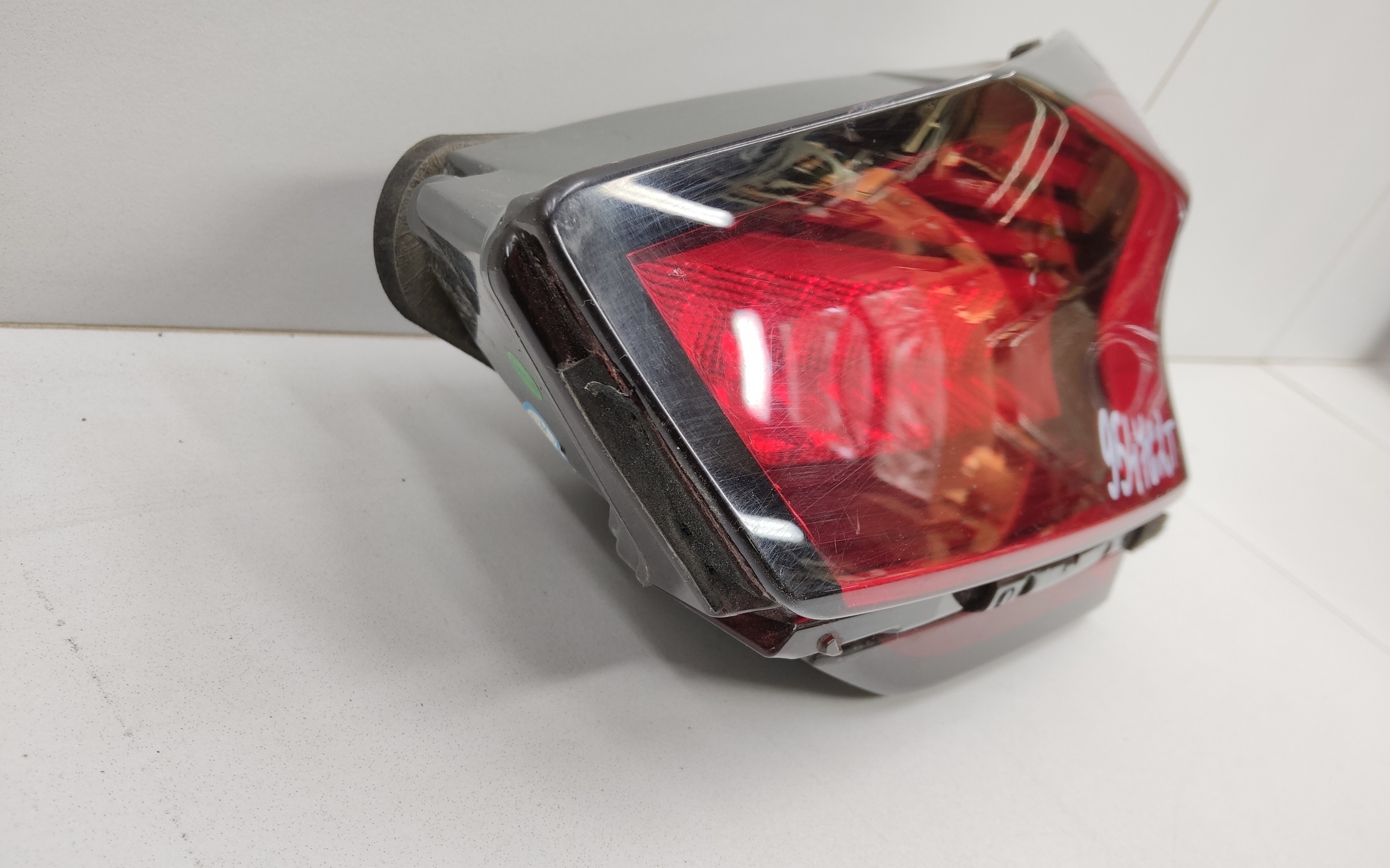 Фонарь задний правый внутренний Geely Atlas Pro