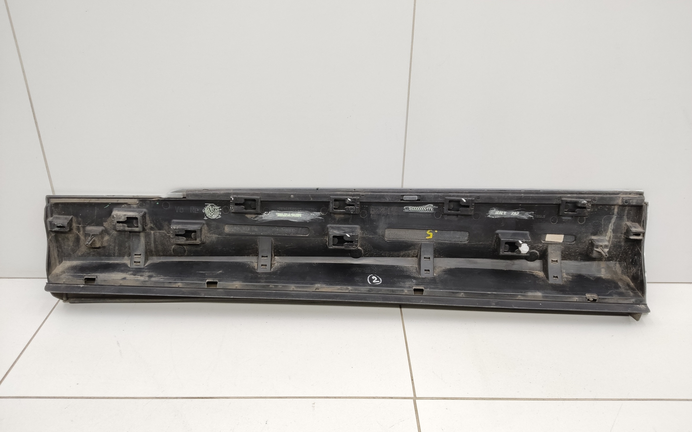 Накладка двери передней правой Volkswagen Tiguan 2