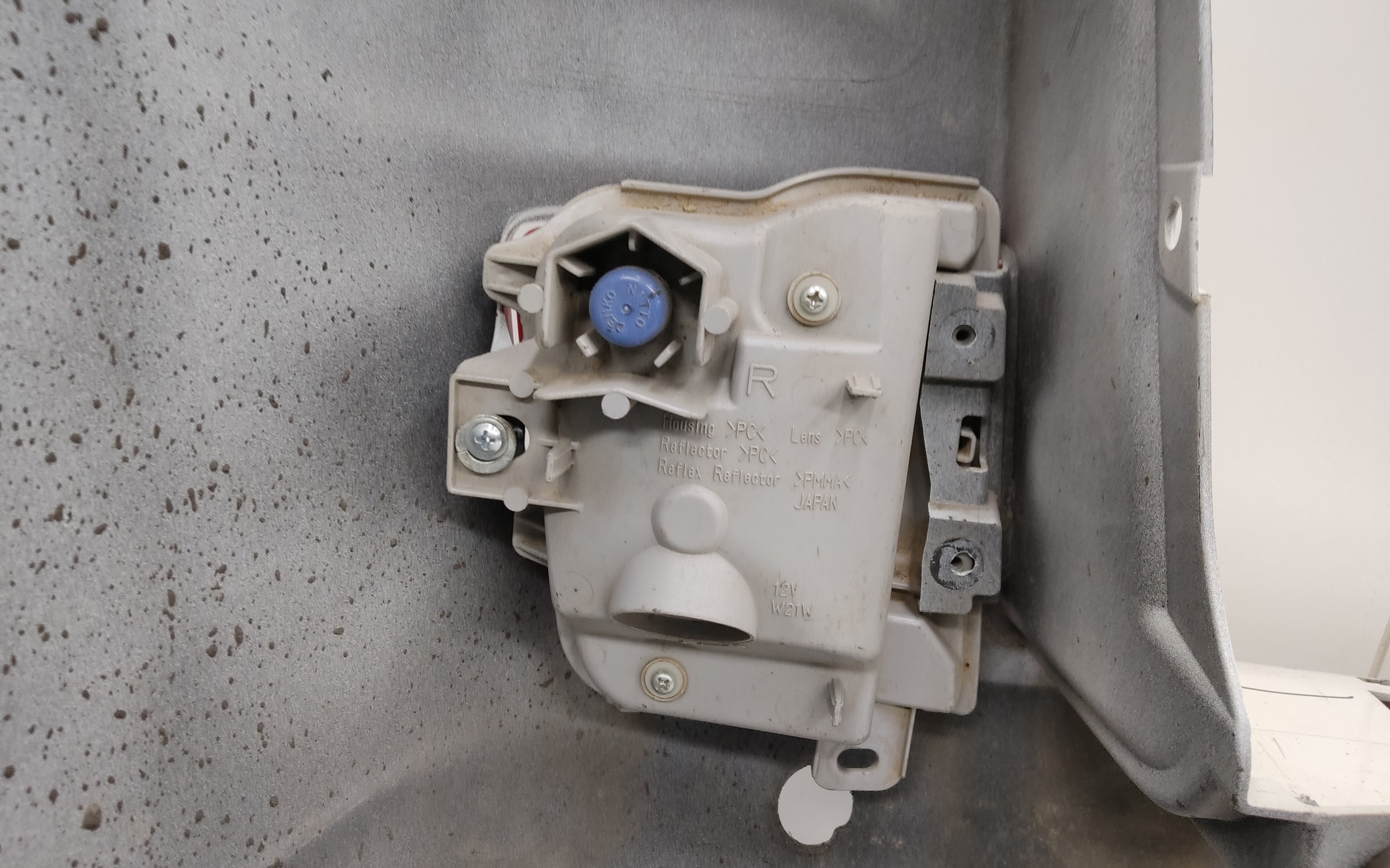 Бампер задний Toyota Land Cruiser 200 Restail 2