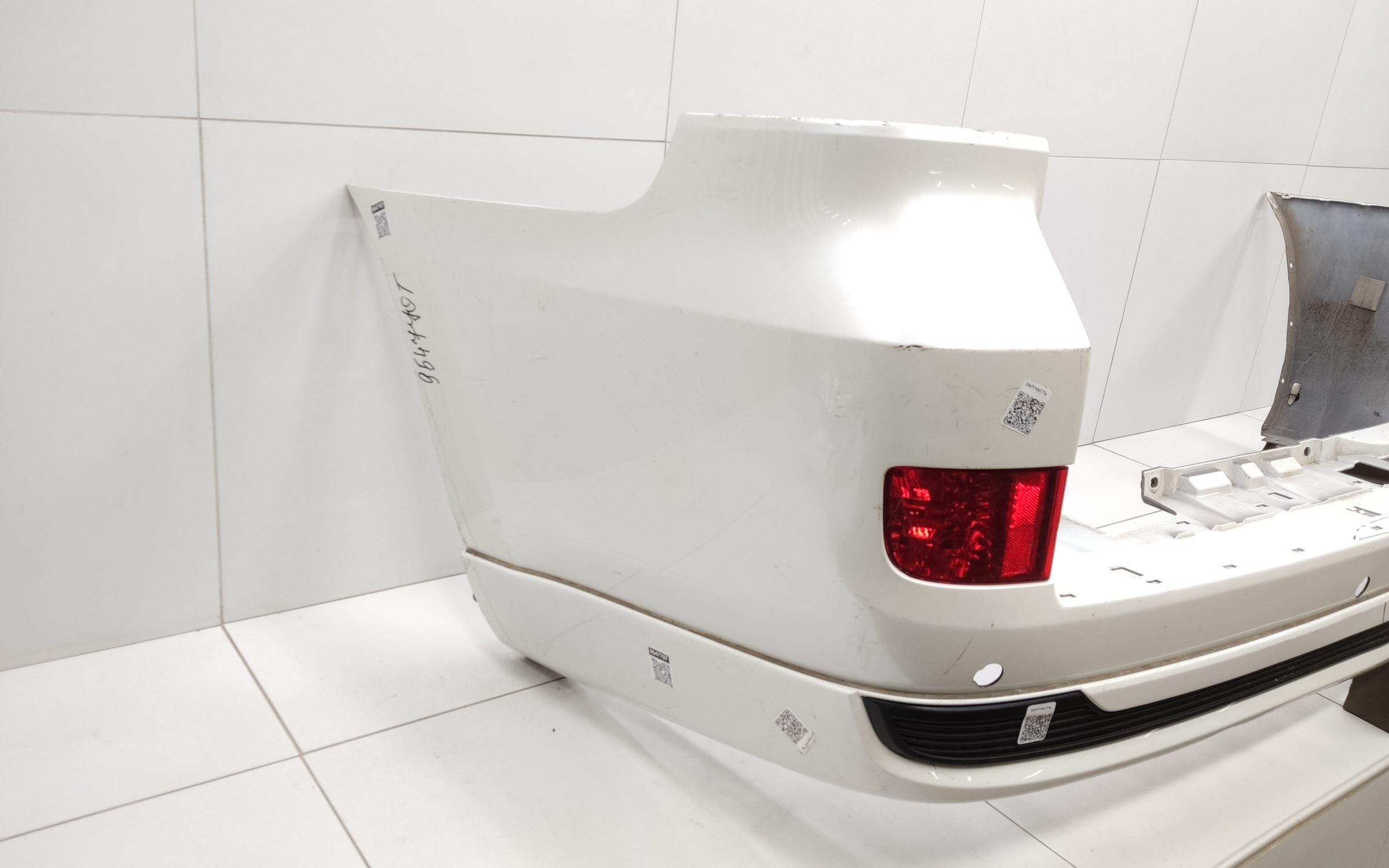 Бампер задний Toyota Land Cruiser 200 Restail 2