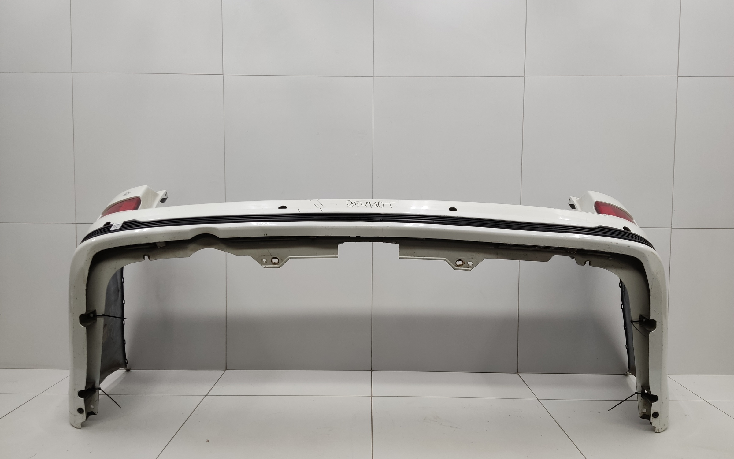 Бампер задний Toyota Land Cruiser 200 Restail 2