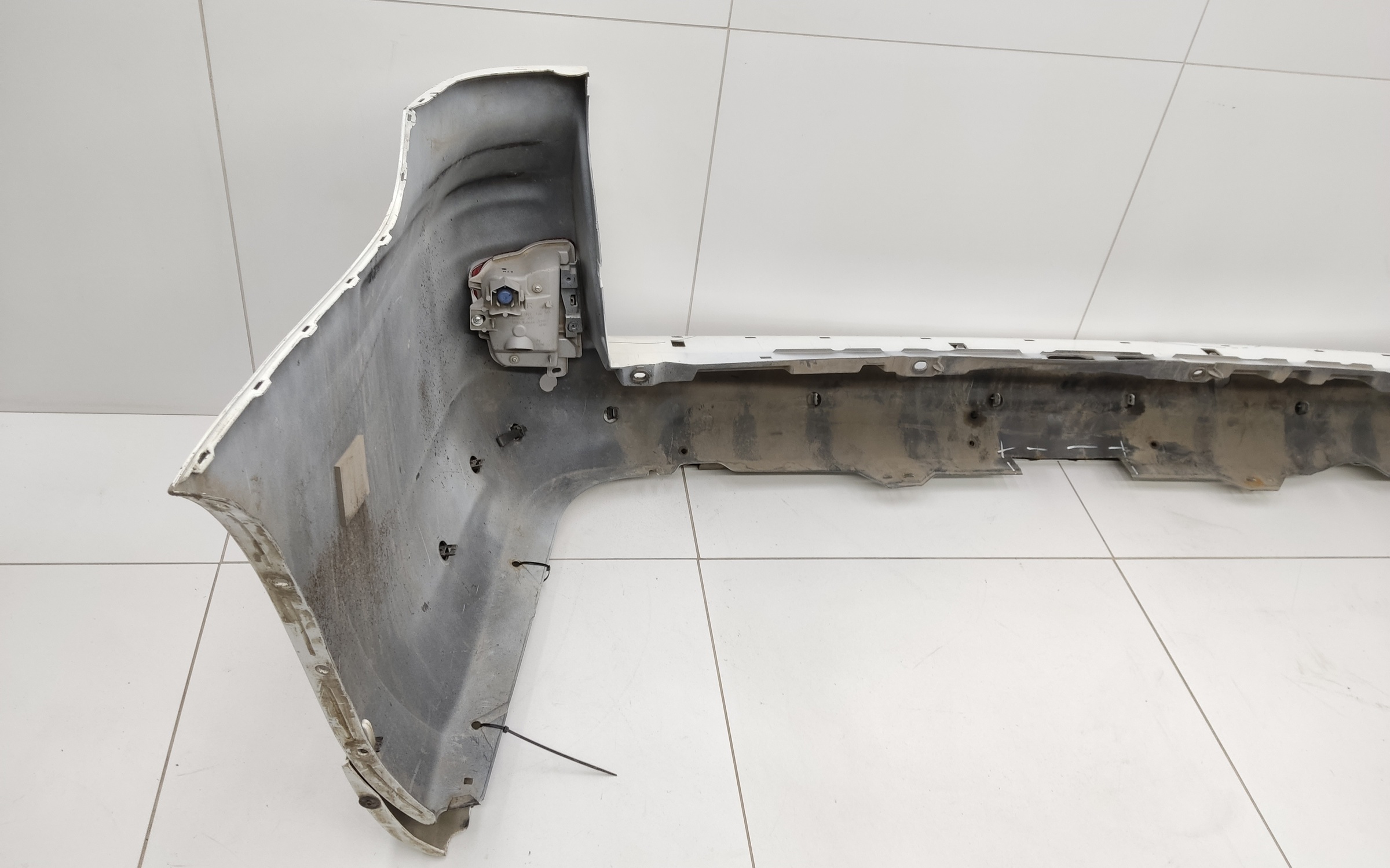 Бампер задний Toyota Land Cruiser 200 Restail 2