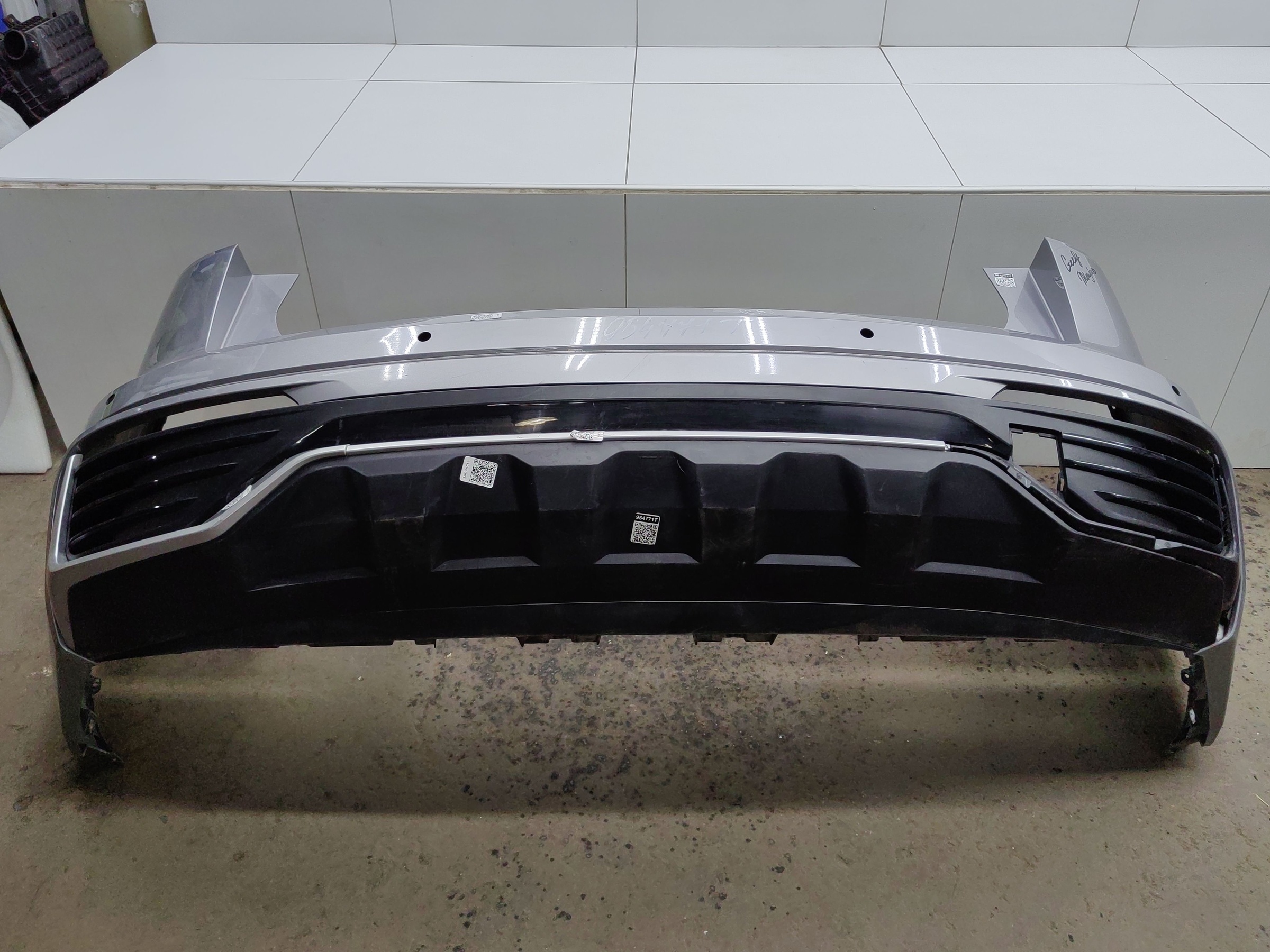 Бампер задний Geely Monjaro