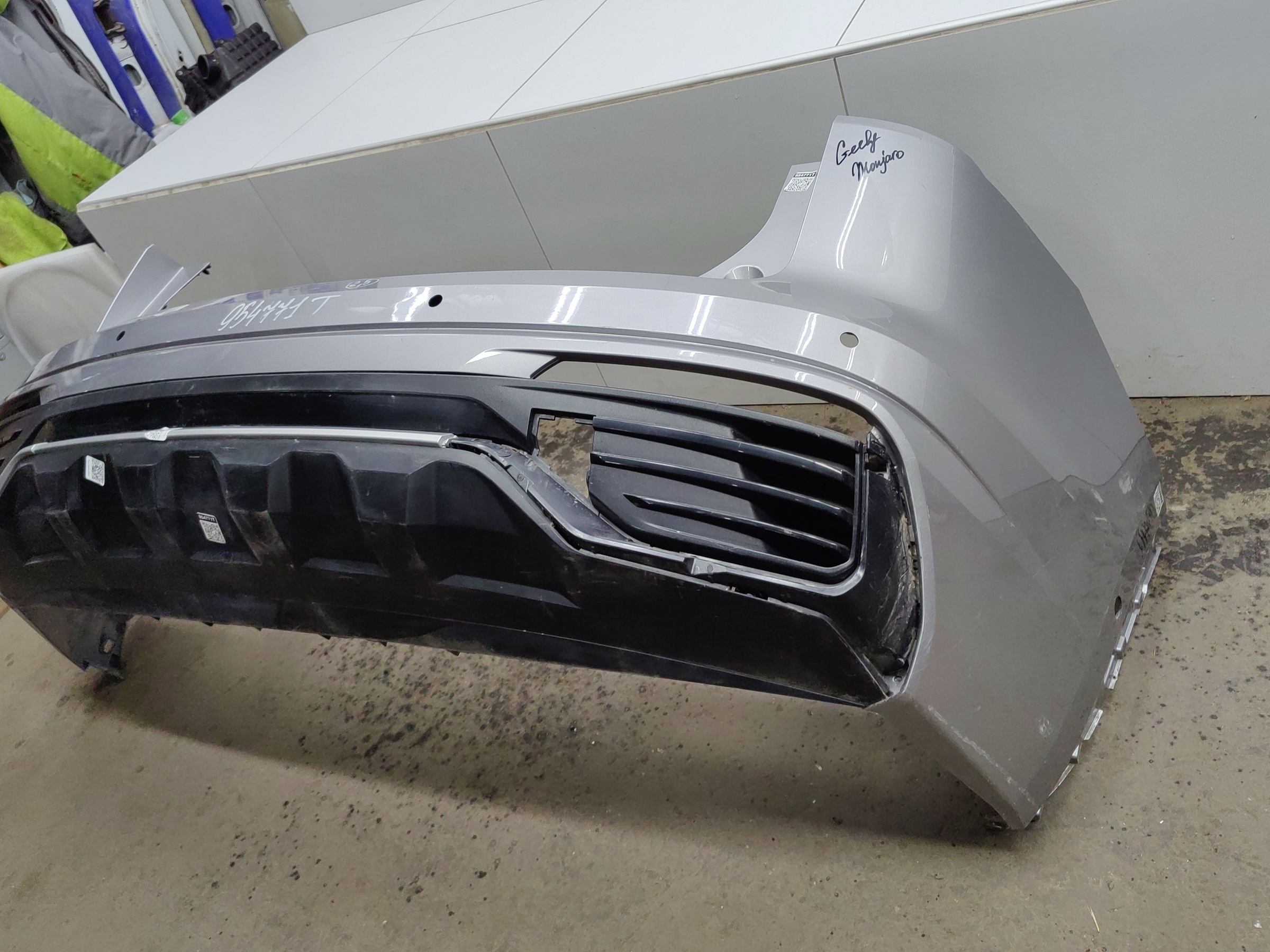 Бампер задний Geely Monjaro