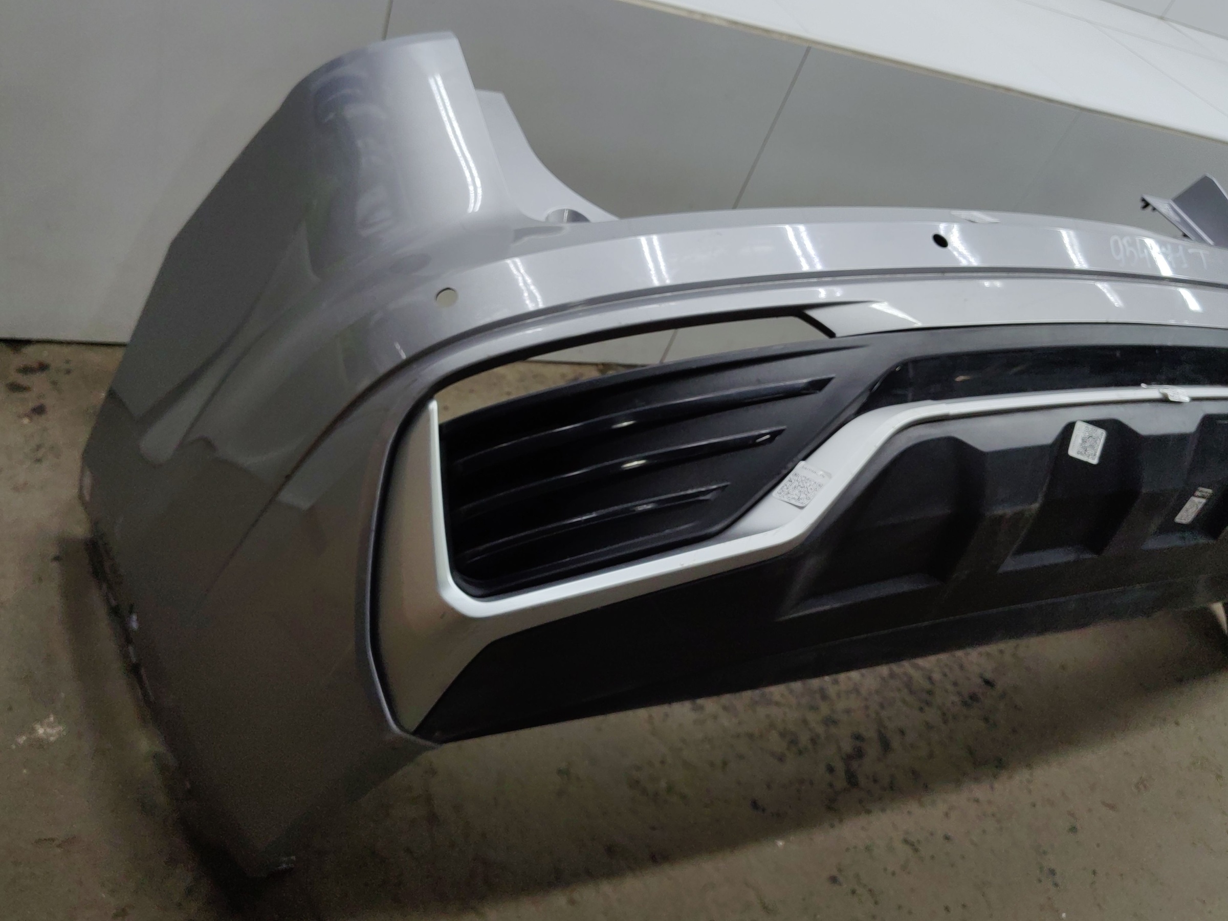 Бампер задний Geely Monjaro