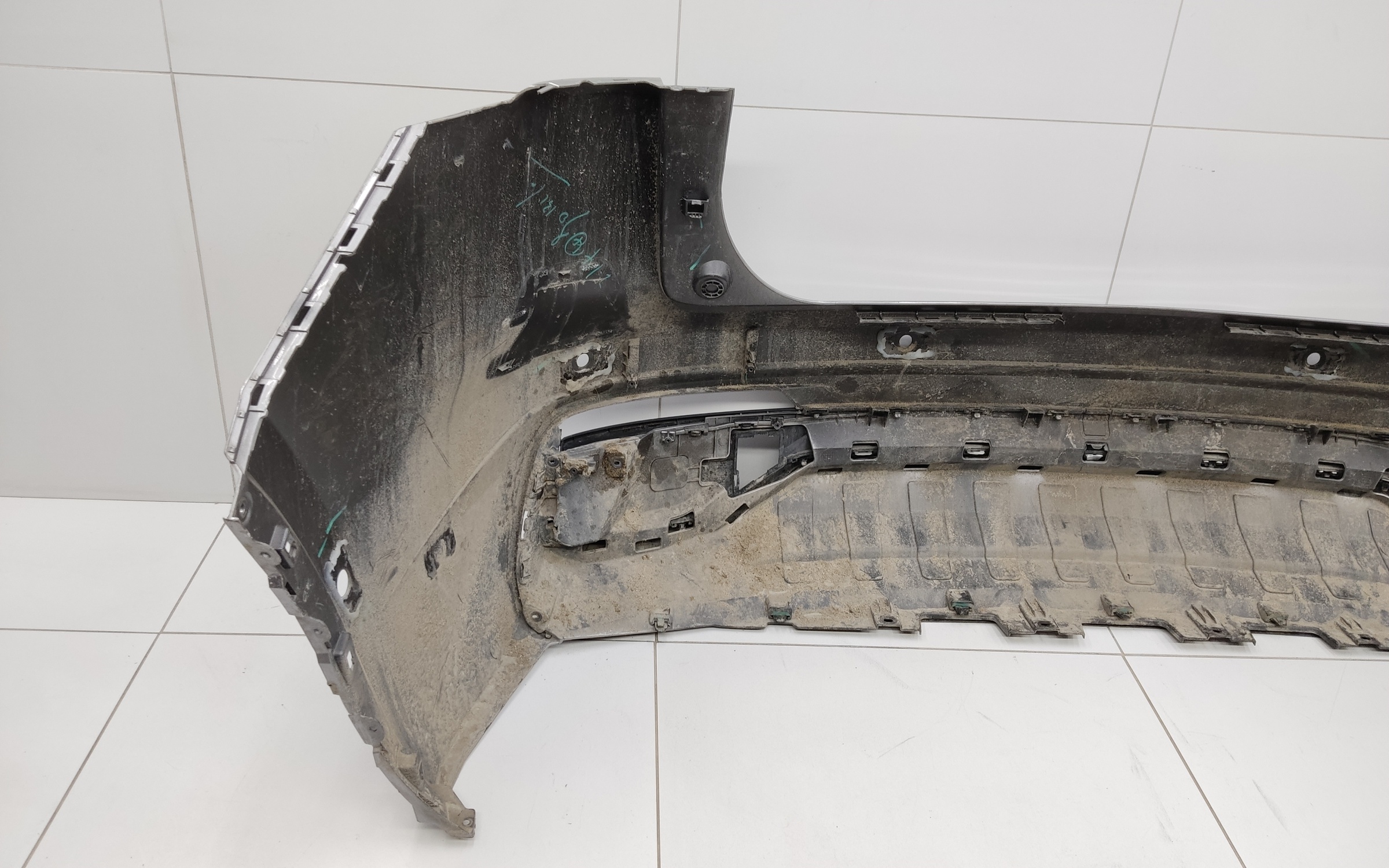 Бампер задний Geely Monjaro