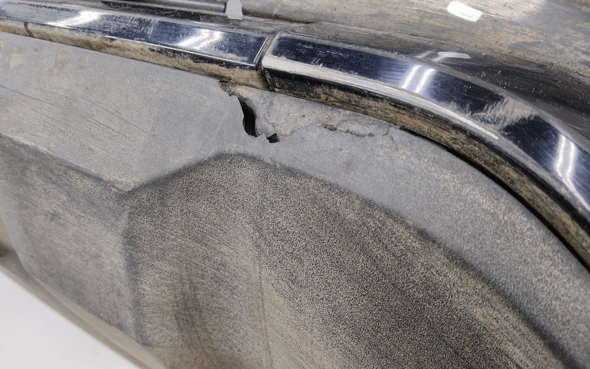 Бампер задний Geely Monjaro