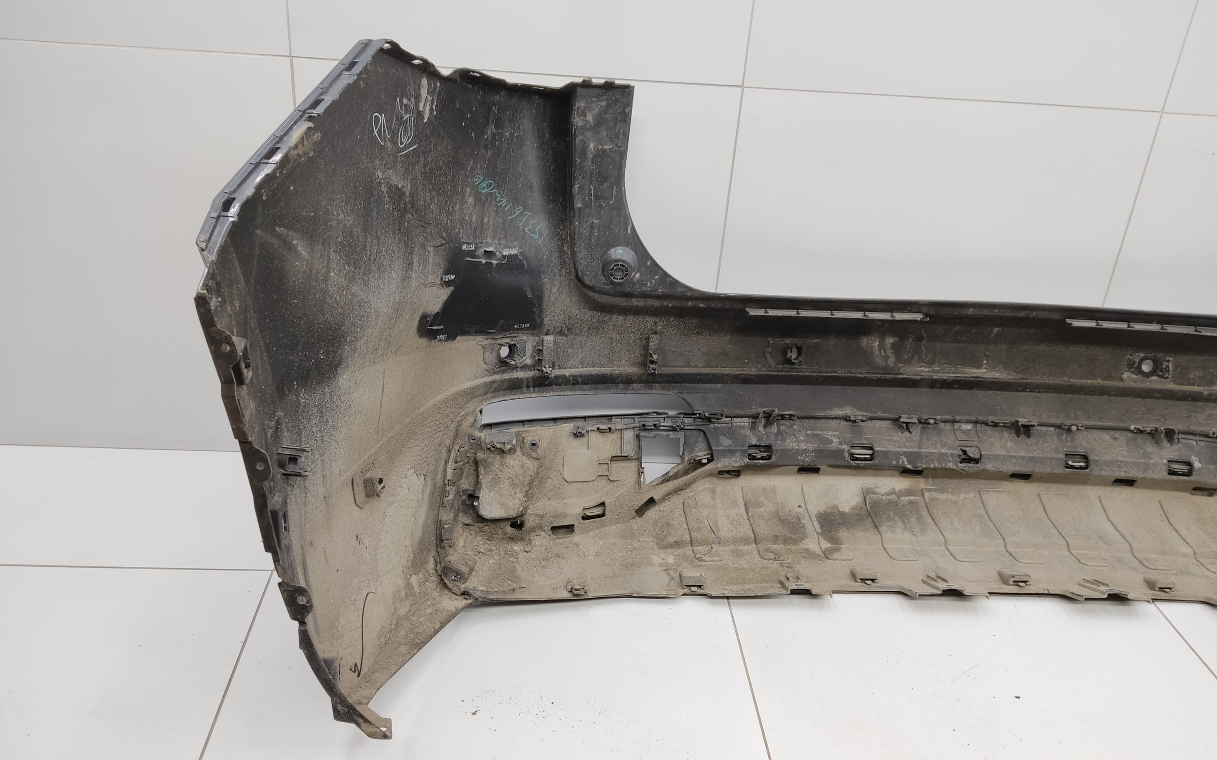 Бампер задний Geely Monjaro