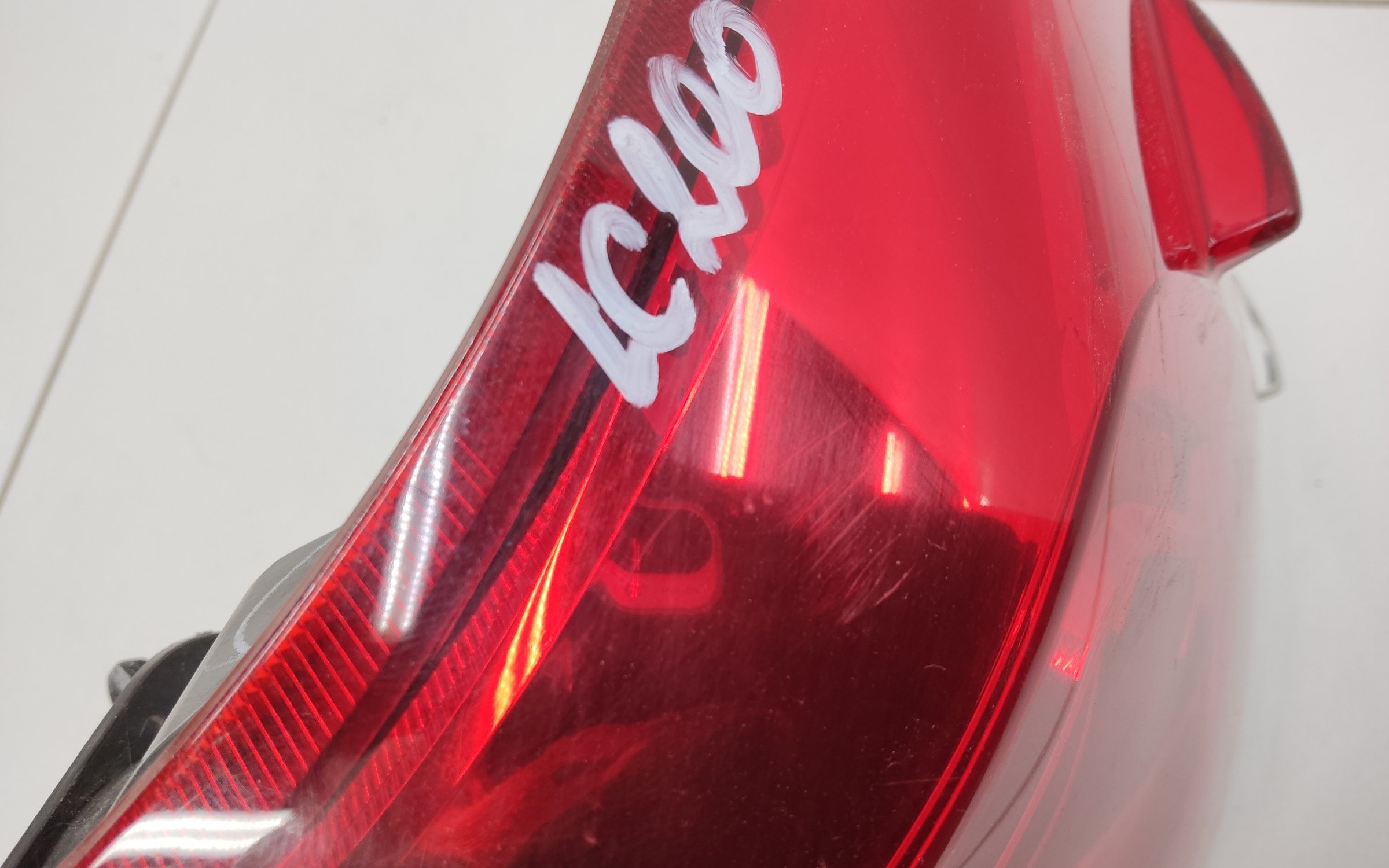 Фонарь задний правый наружный Toyota Land Cruiser 200 Restail 2 LED