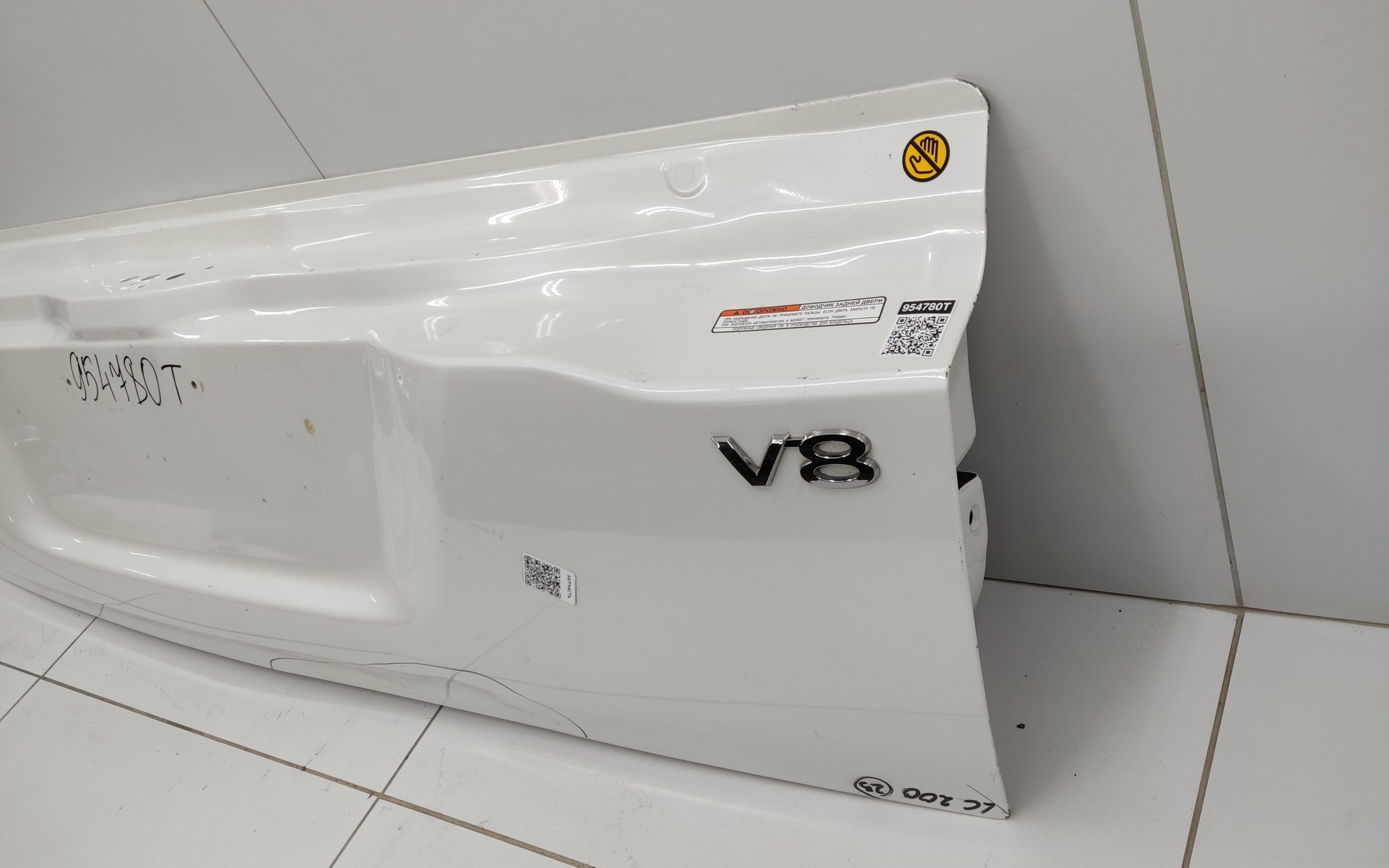 Борт задний откидной Toyota Land Cruiser 200