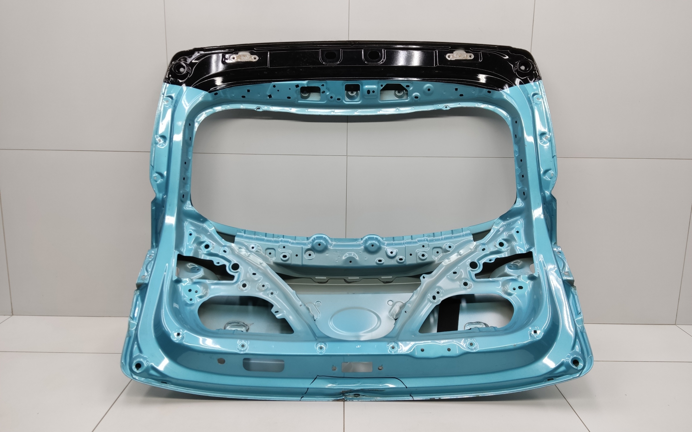 Крышка багажника Geely Coolray