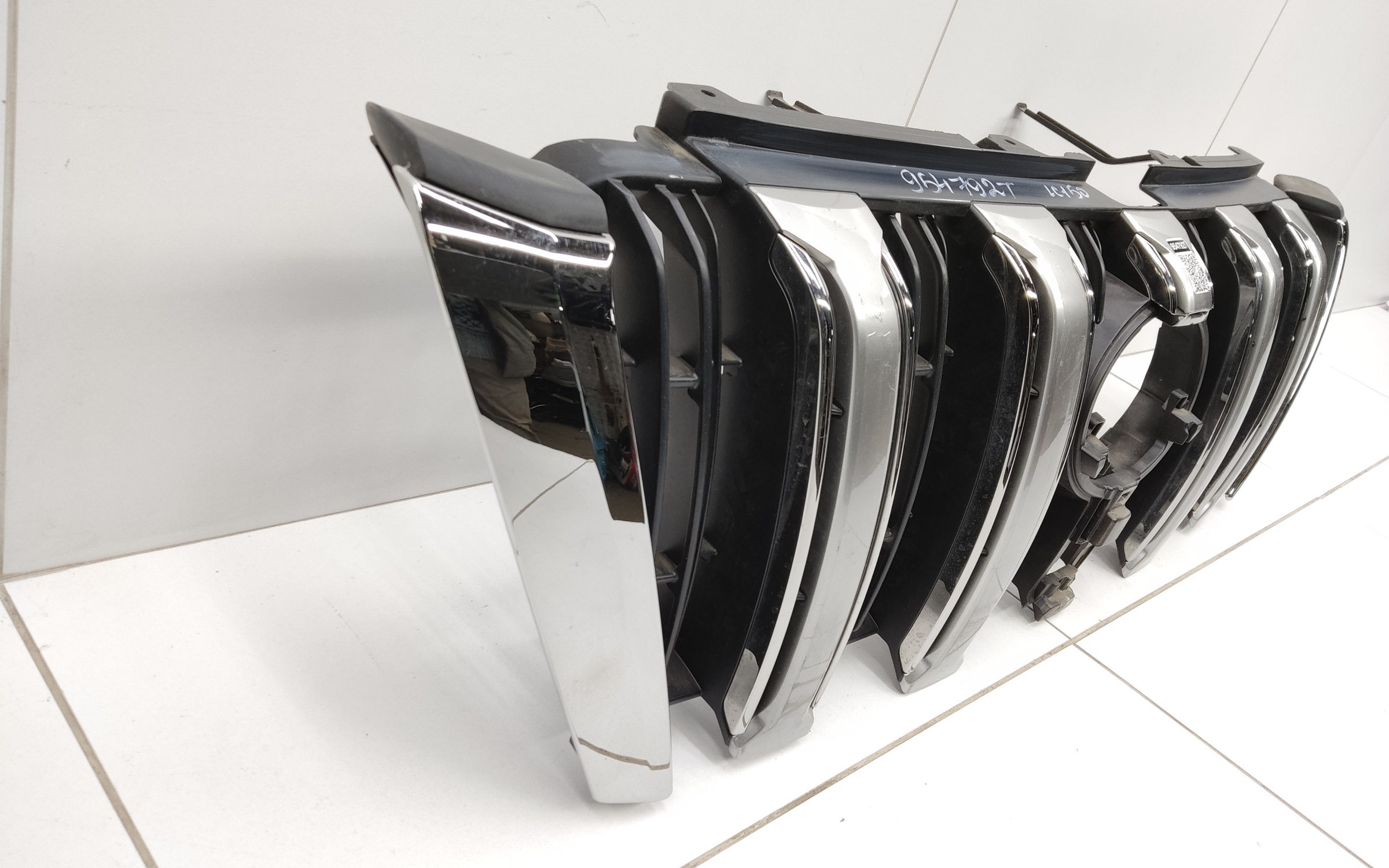 Решетка радиатора Toyota Land Cruiser Prado 150 Restail 1