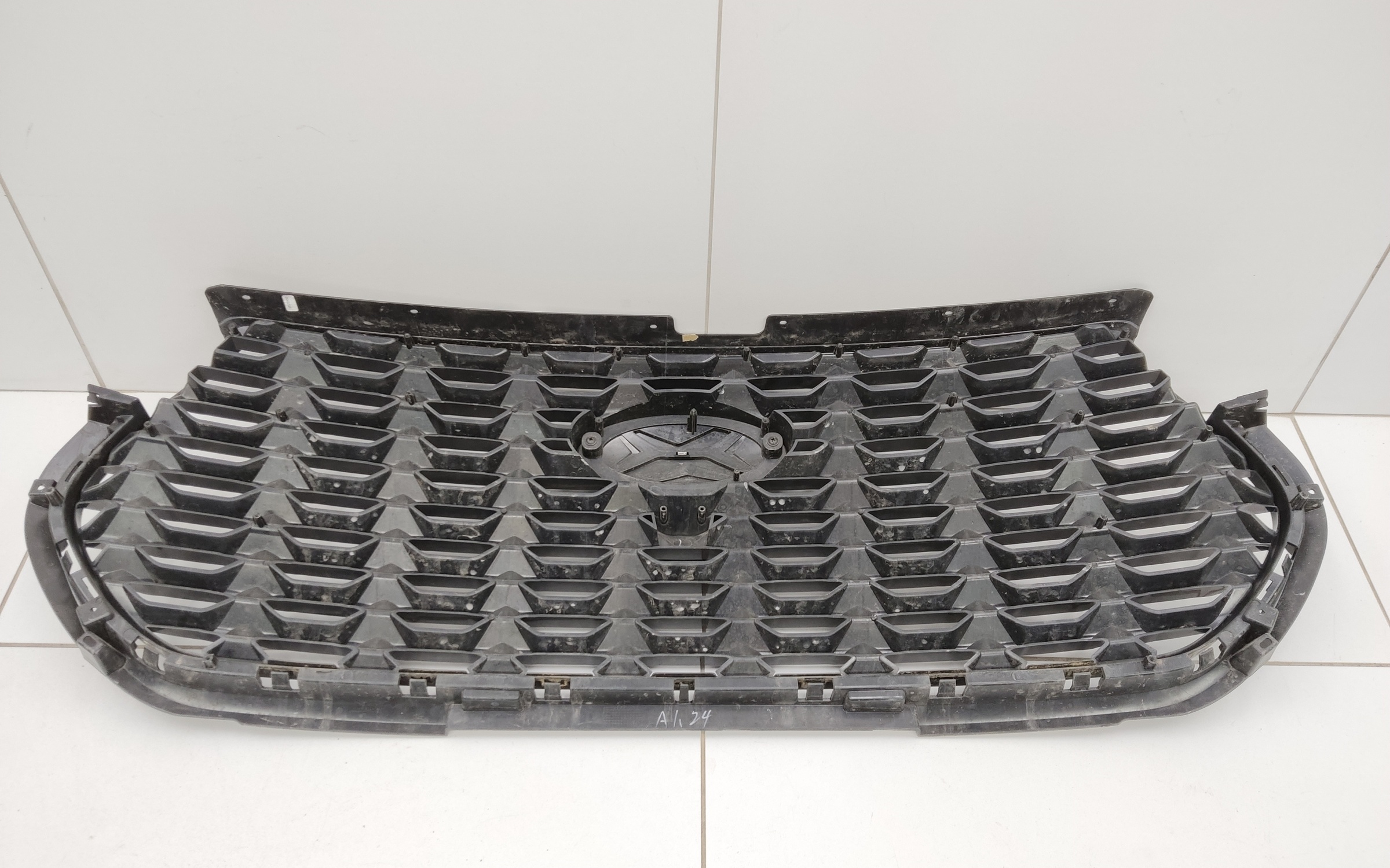 Решетка радиатора не под камеру Xcite X-Cross 7