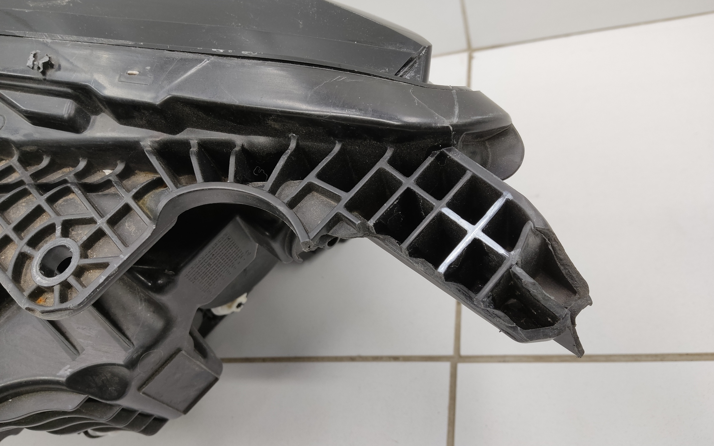 Фара передняя правая Baic X7 LED