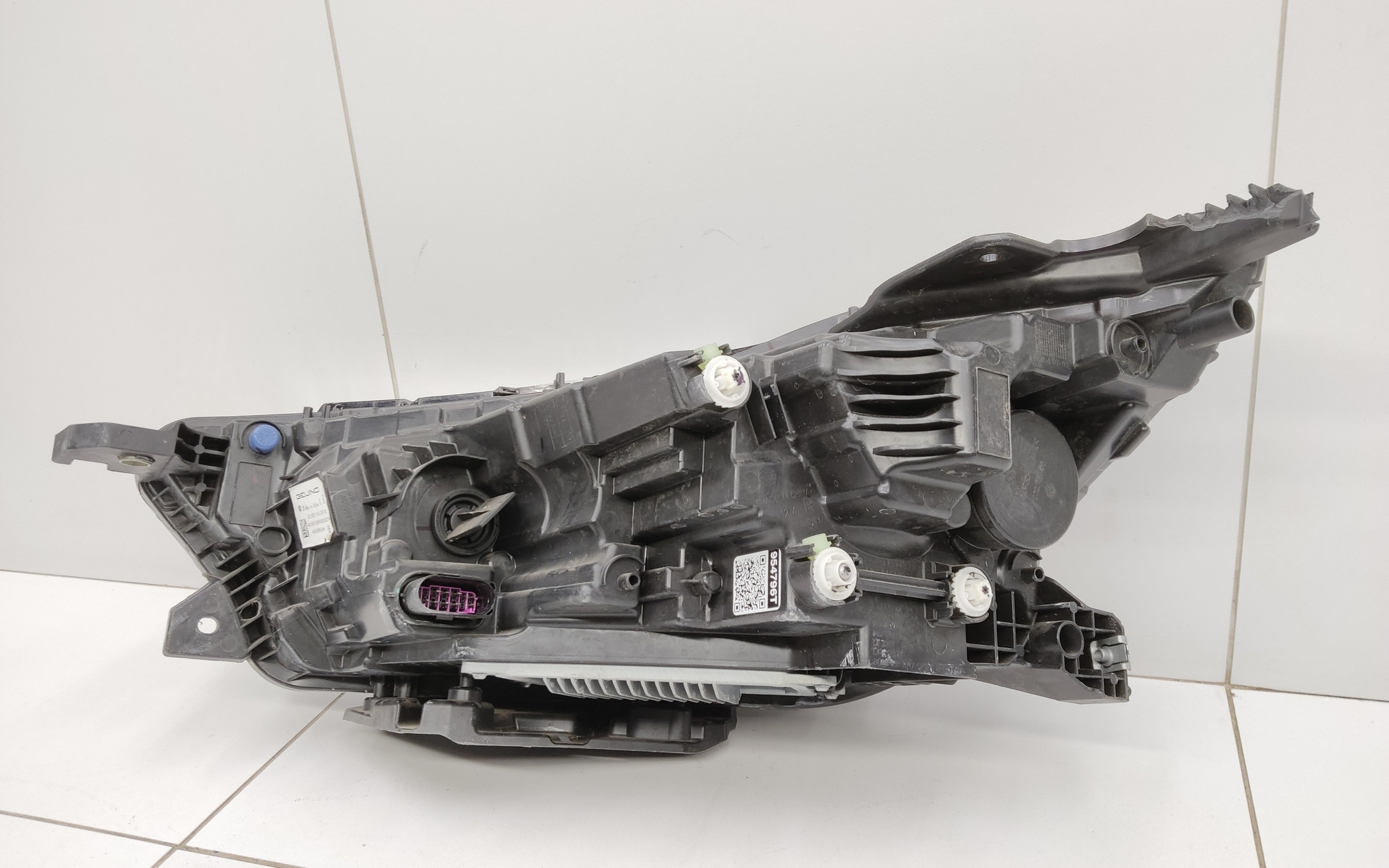 Фара передняя правая Baic X7 LED