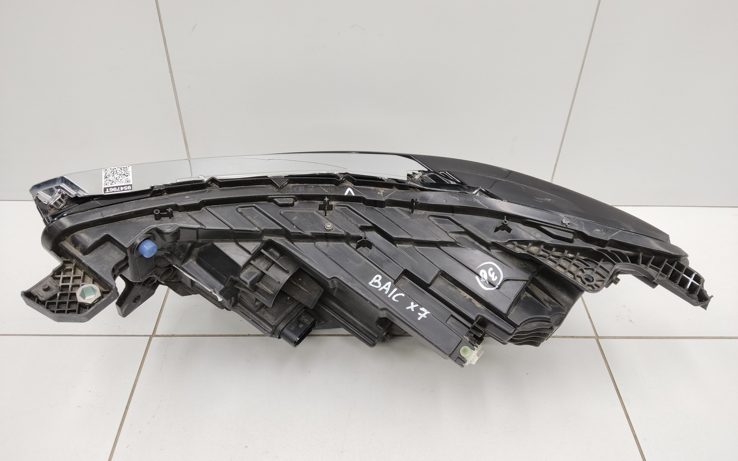 Фара передняя правая Baic X7 LED