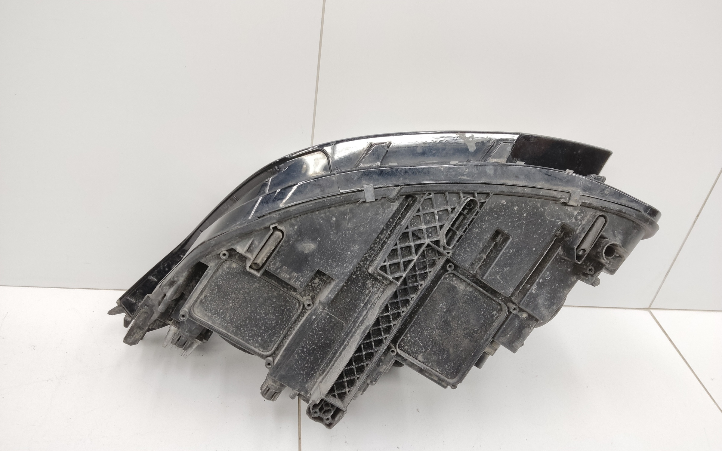 Фара передняя правая Volkswagen Tiguan 2 Restail LED