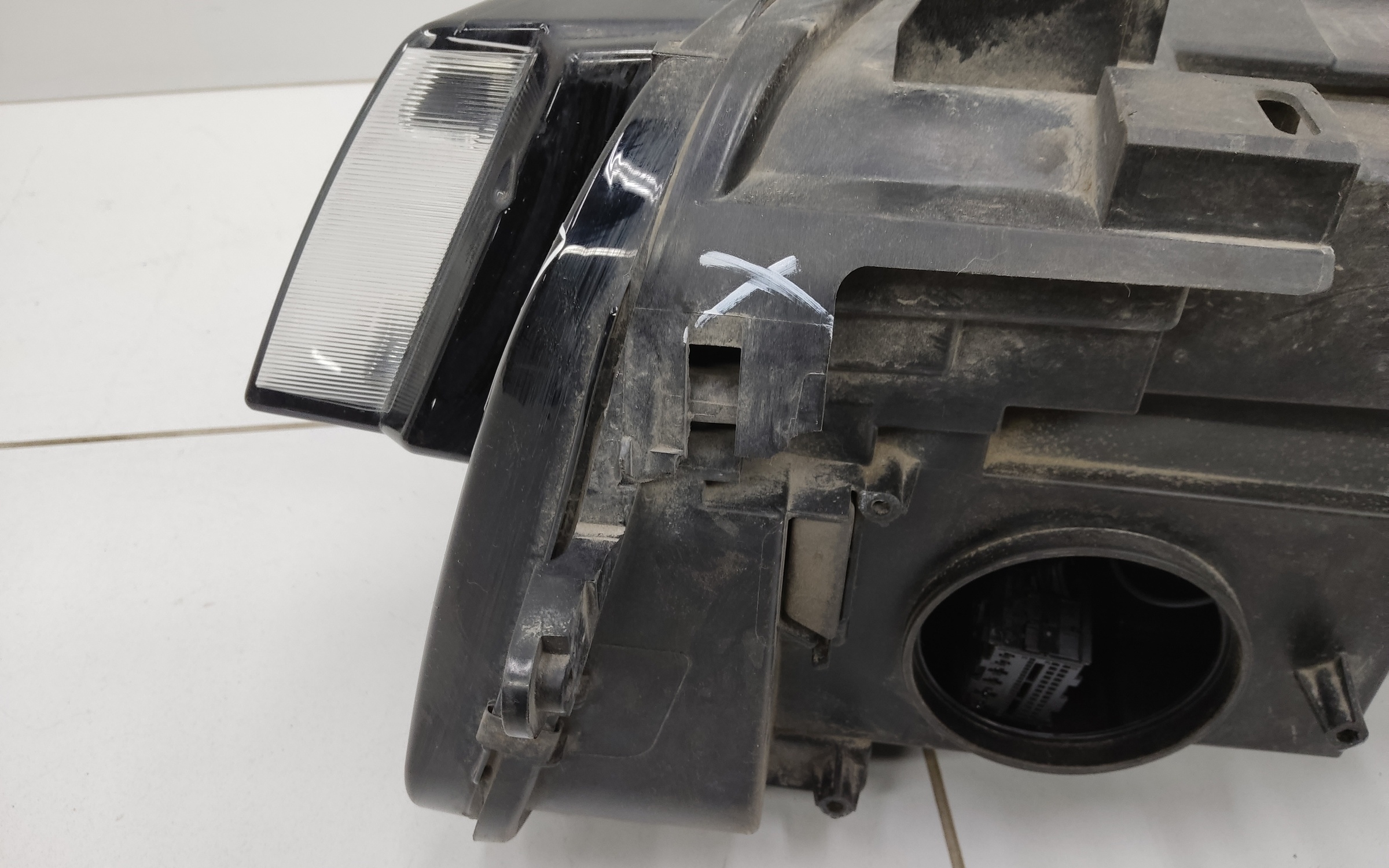 Фара передняя правая Volkswagen Tiguan 2 Restail LED