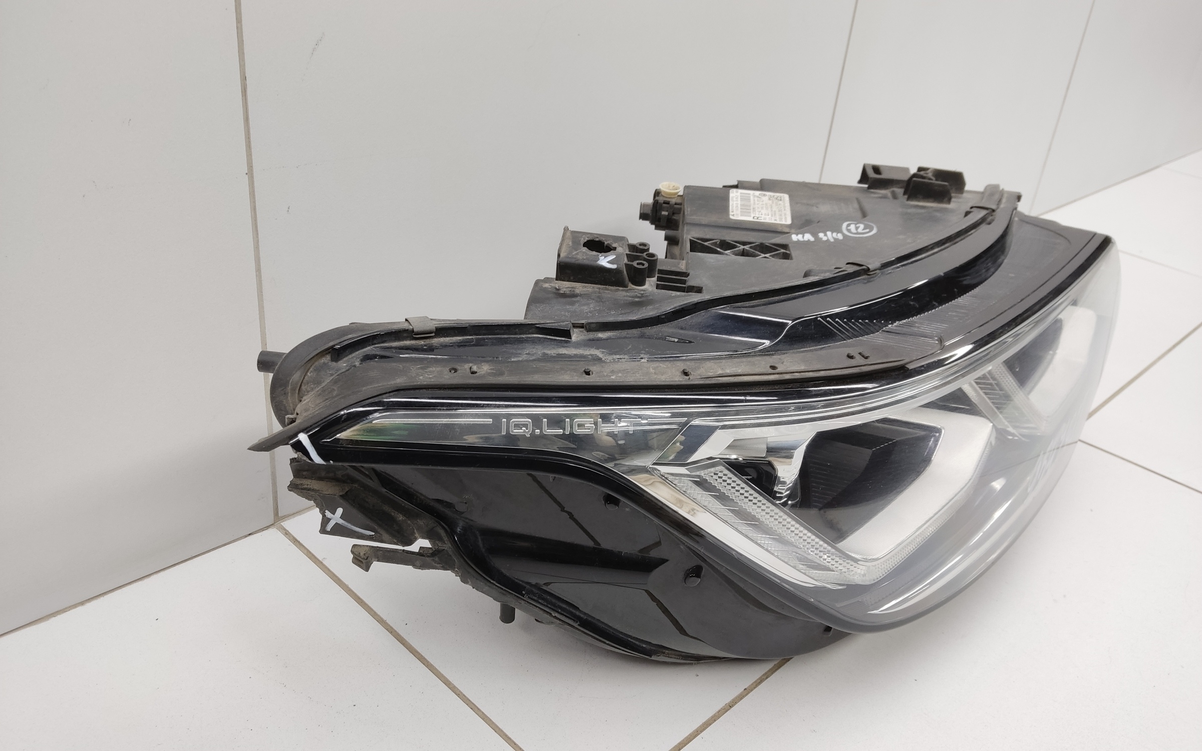 Фара передняя правая Volkswagen Tiguan 2 Restail LED