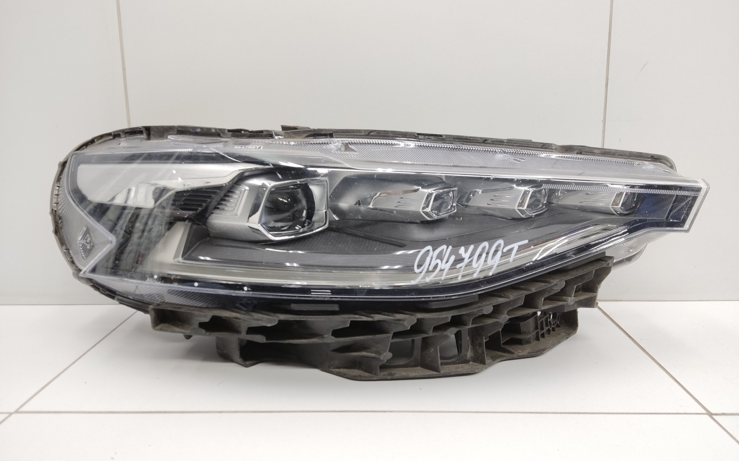 Фара передняя правая Haval F7 LED