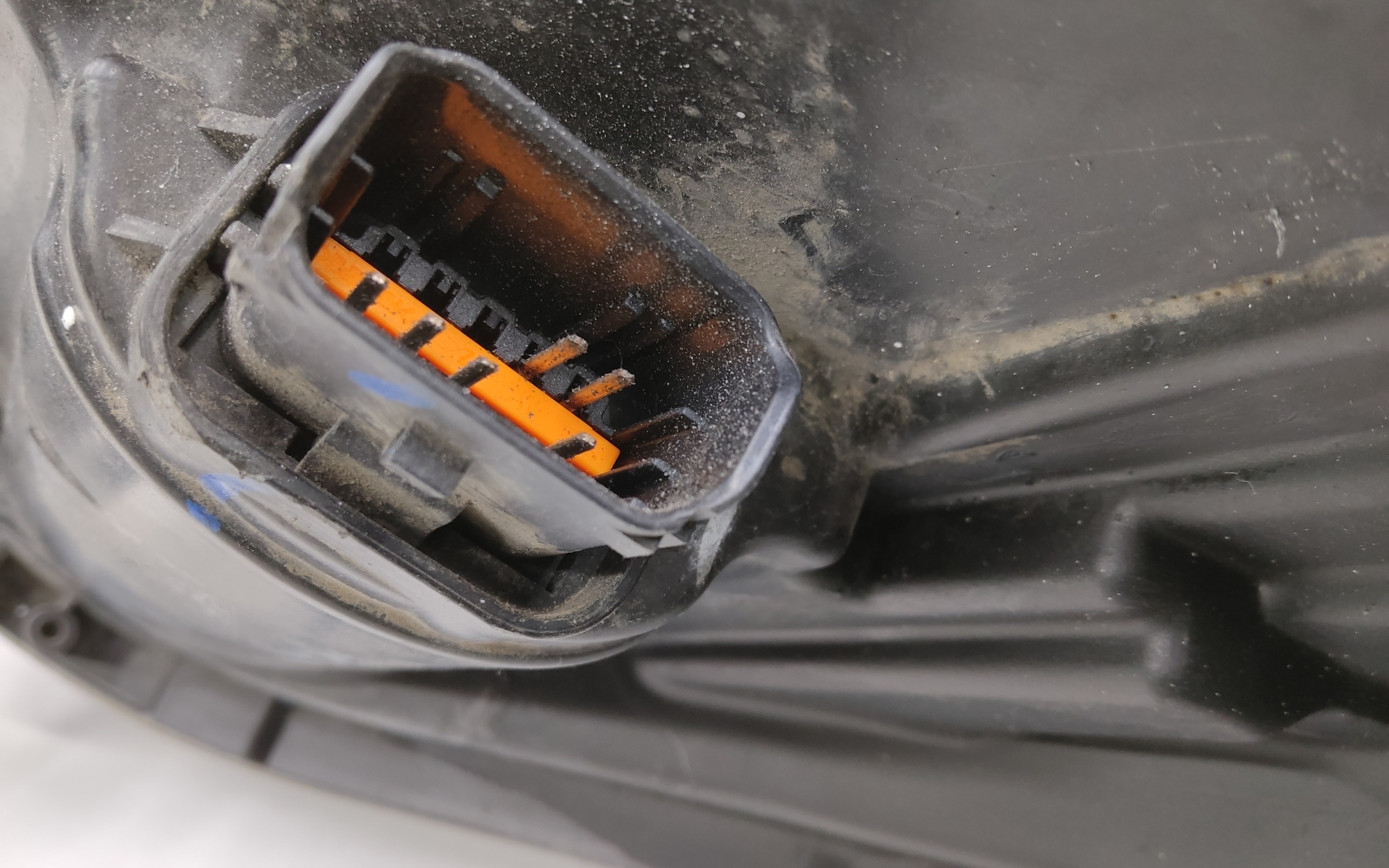 Фара передняя правая Renault Kaptur LED