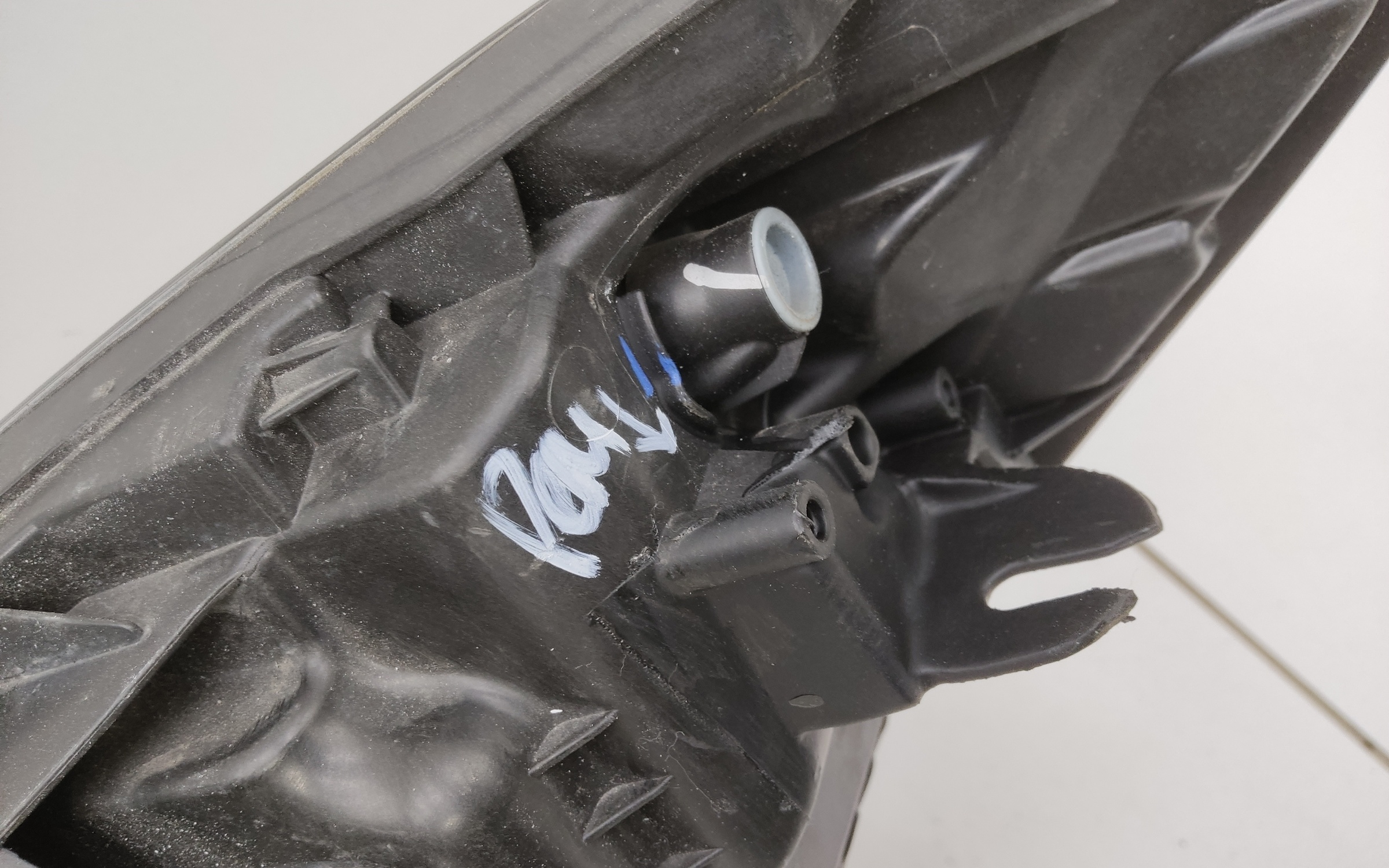 Фара передняя правая Renault Kaptur LED