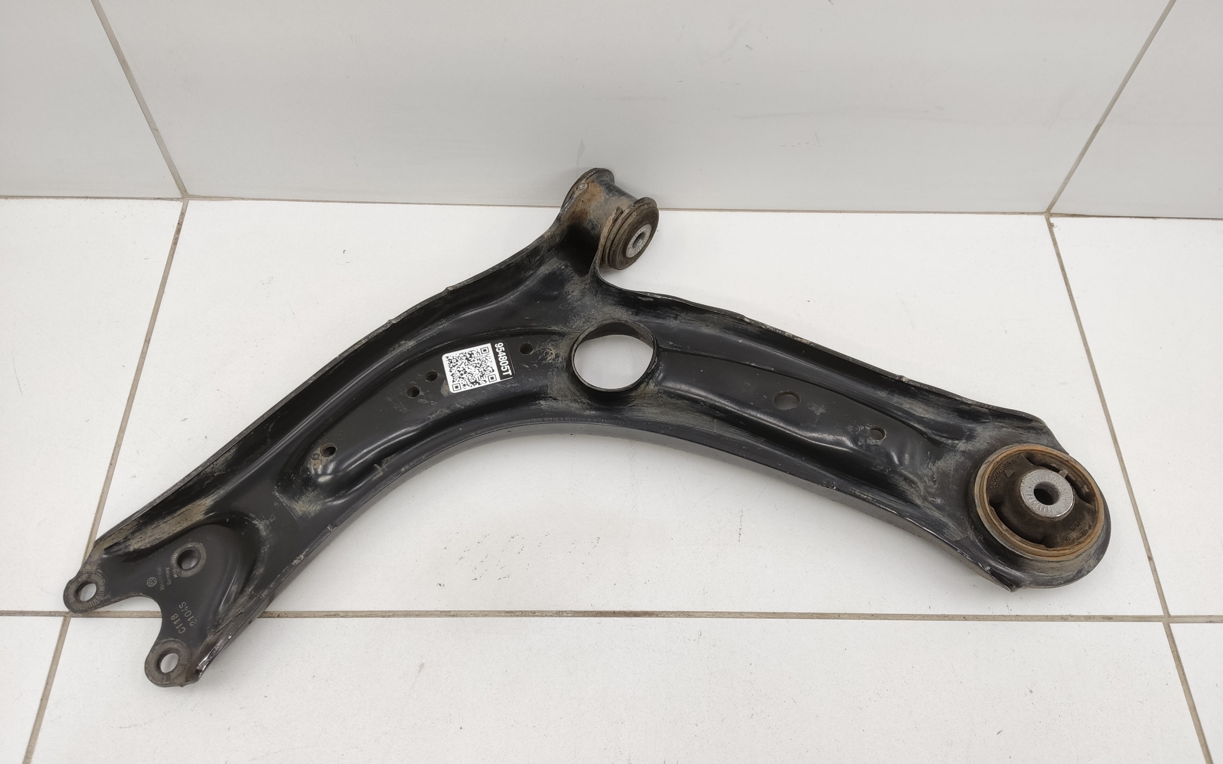 Рычаг передней подвески правый Skoda Kodiaq