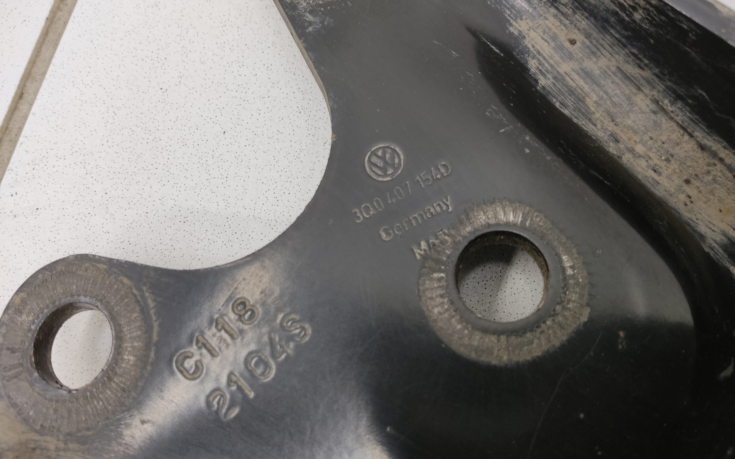 Рычаг передней подвески правый Skoda Kodiaq