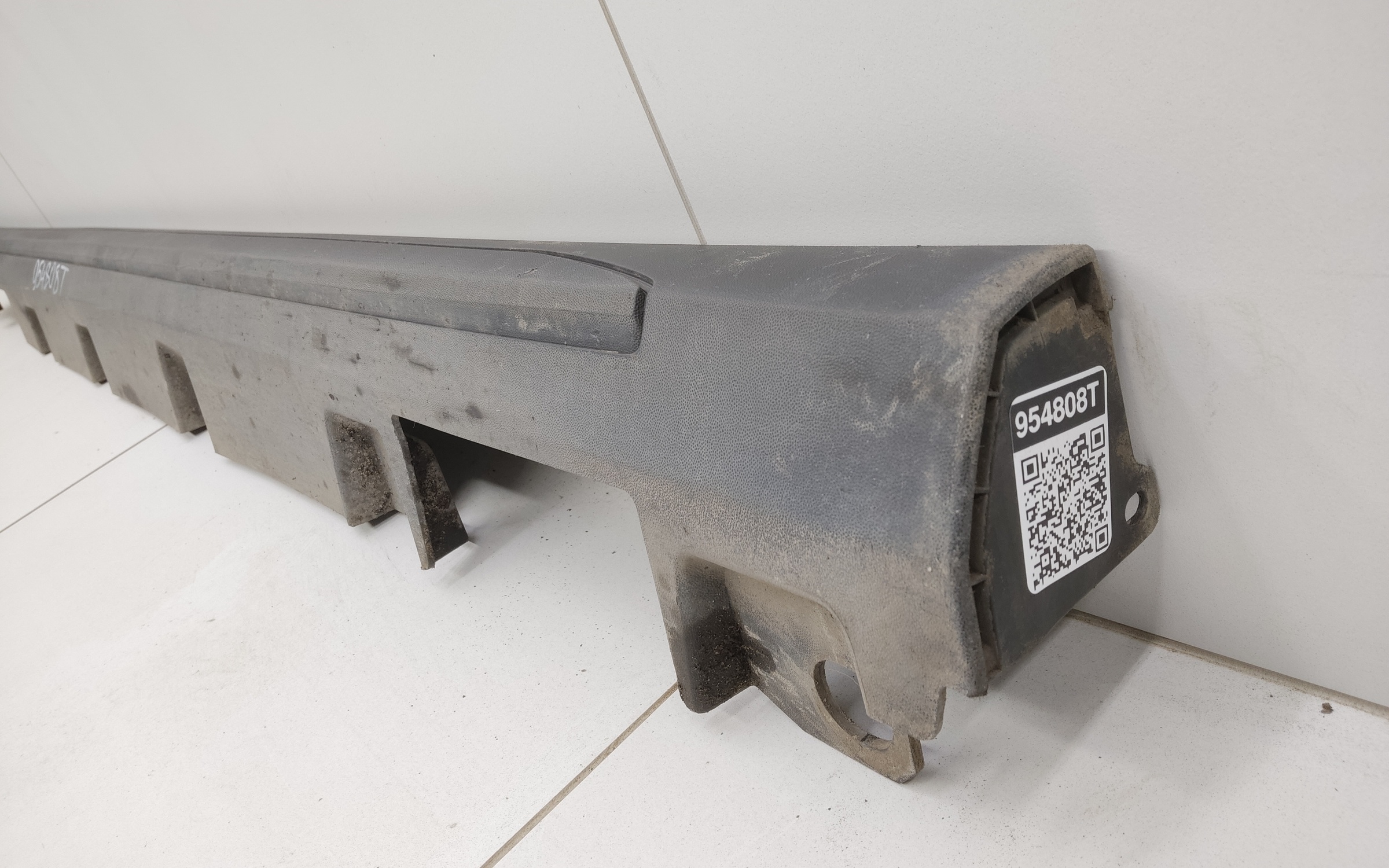 Накладка порога правого Haval Jolion Restail