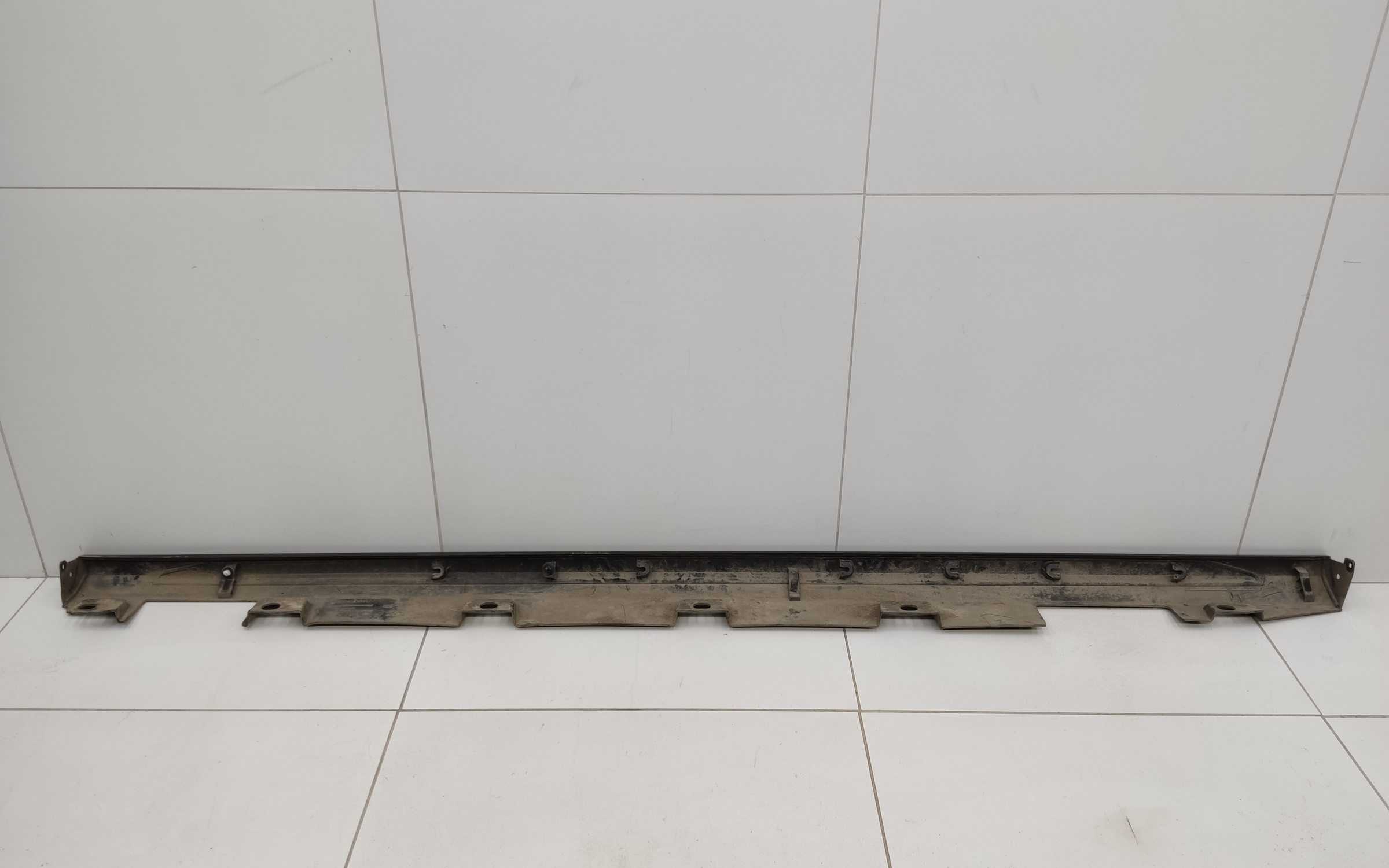 Накладка порога правого Haval Jolion Restail