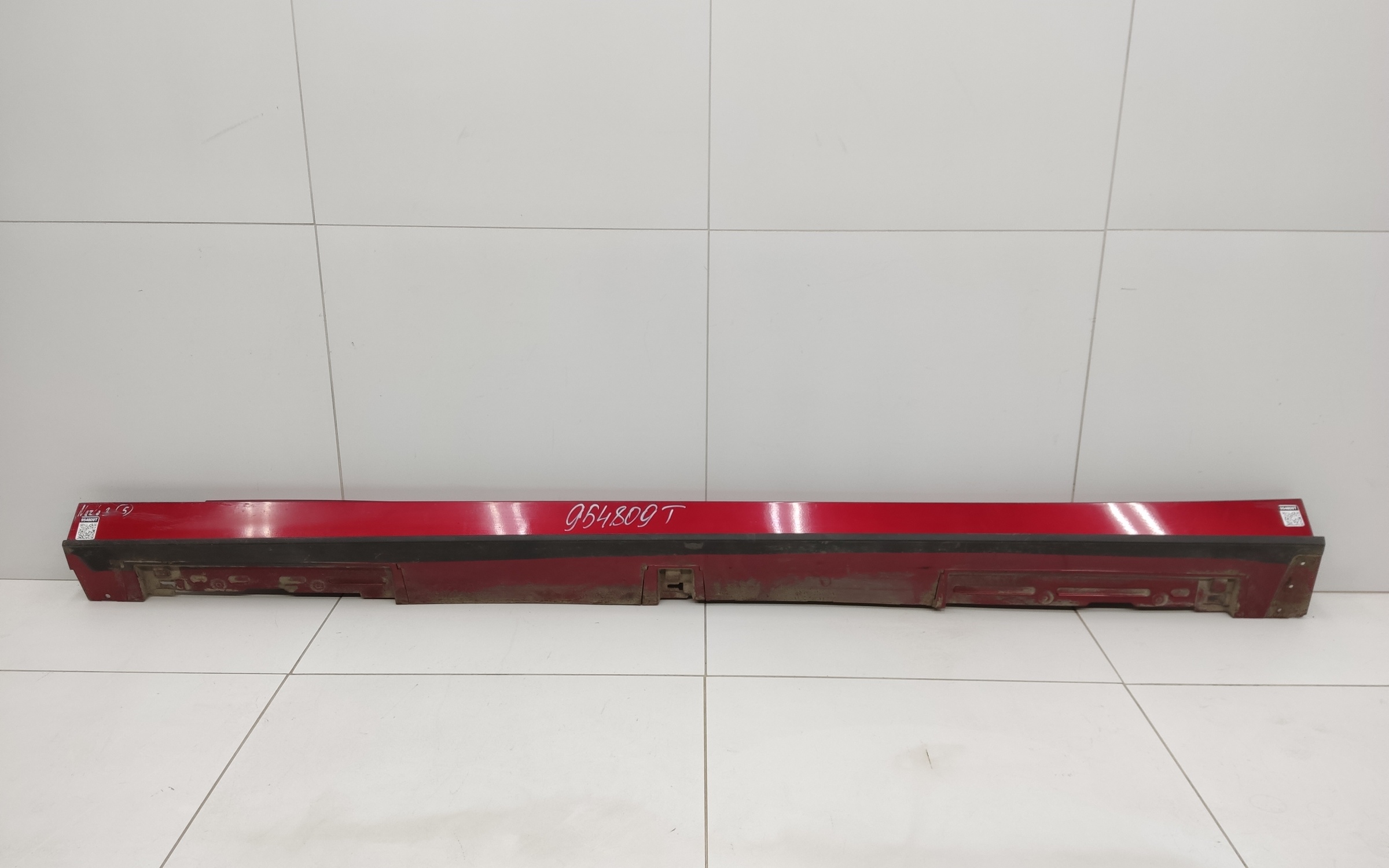 Накладка порога левого Mazda 3 BP Hatchback