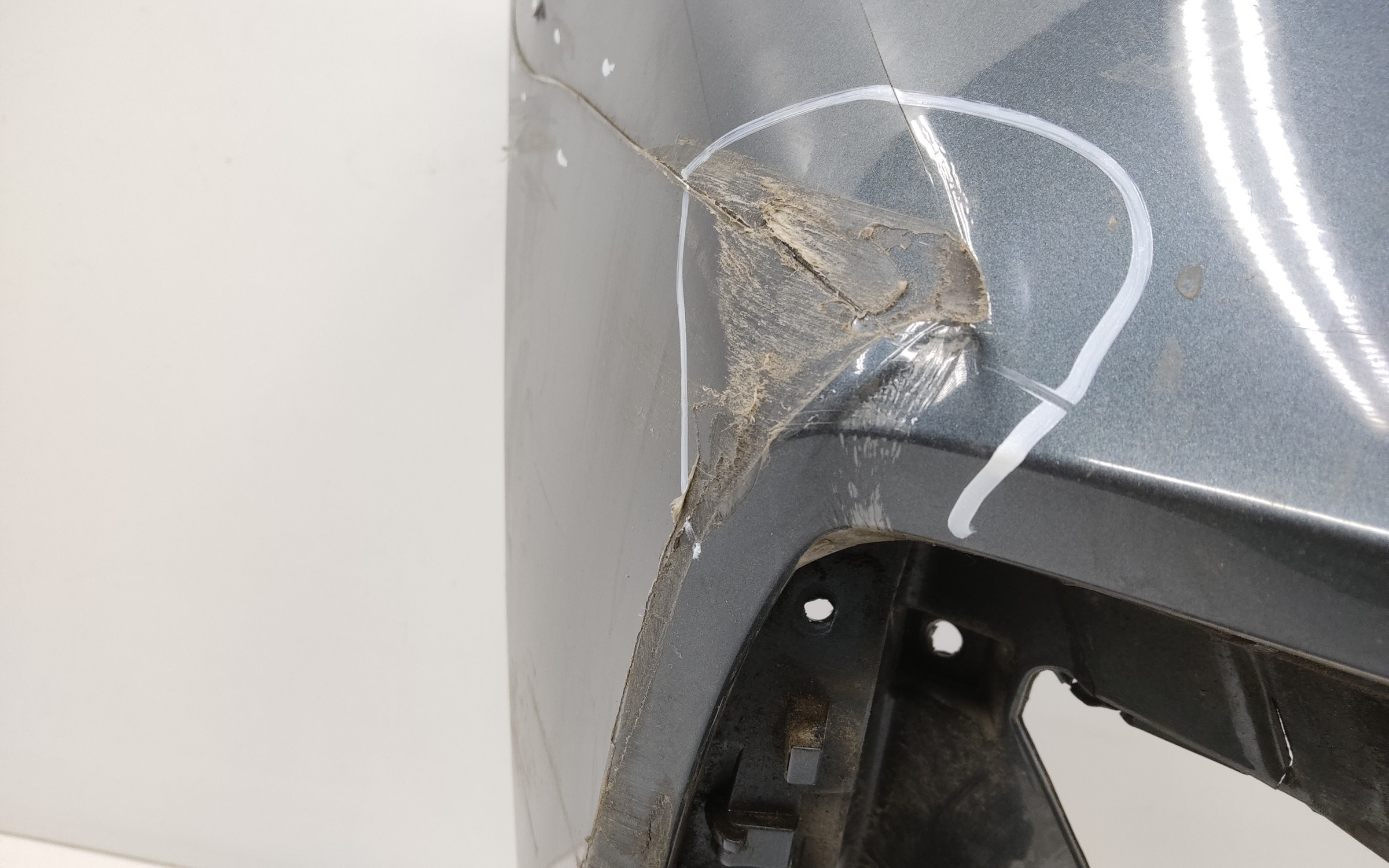 Бампер передний Geely Monjaro