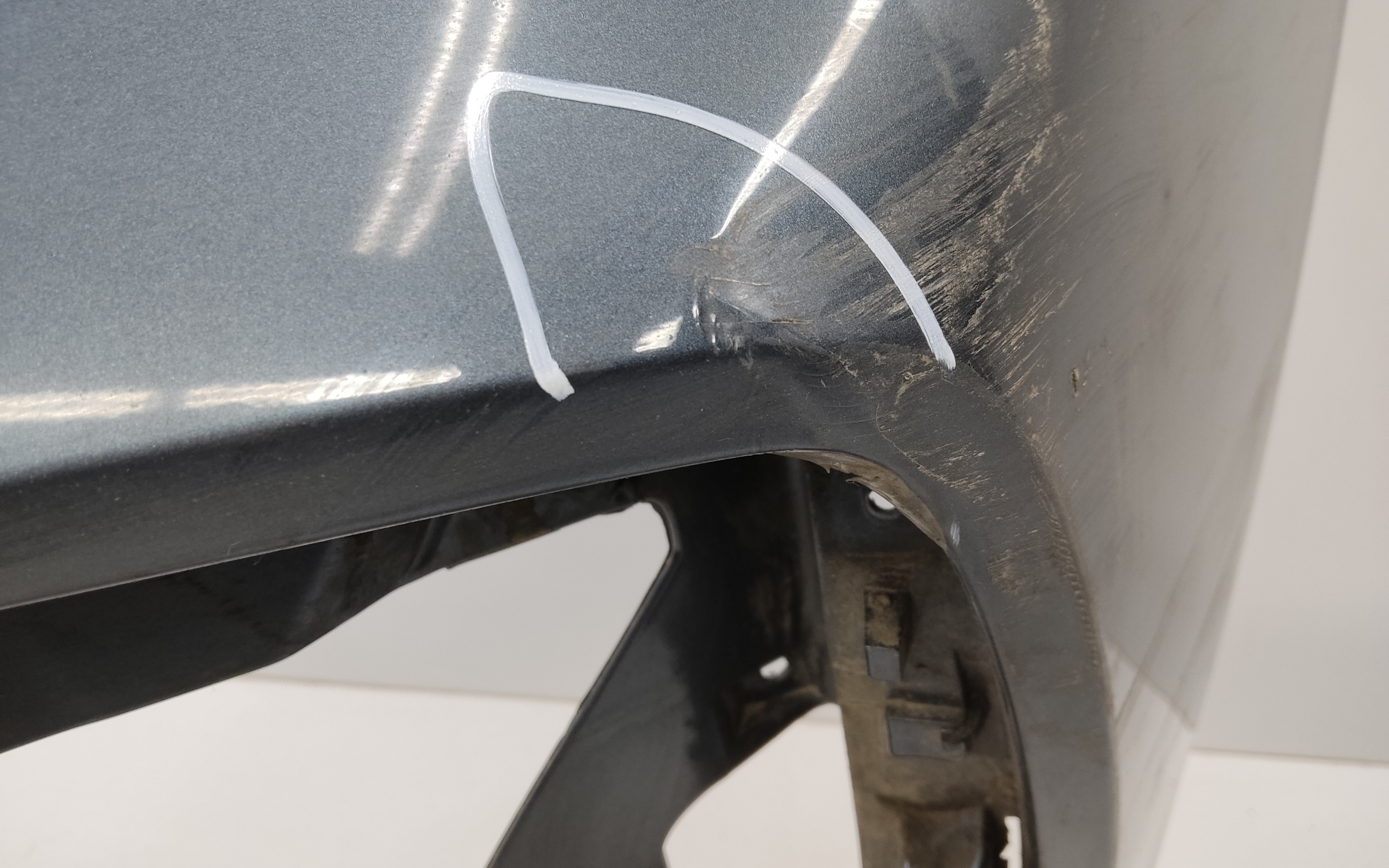 Бампер передний Geely Monjaro